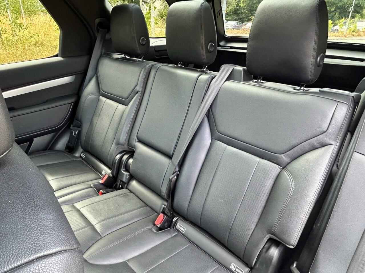 Land Rover Discovery view 27