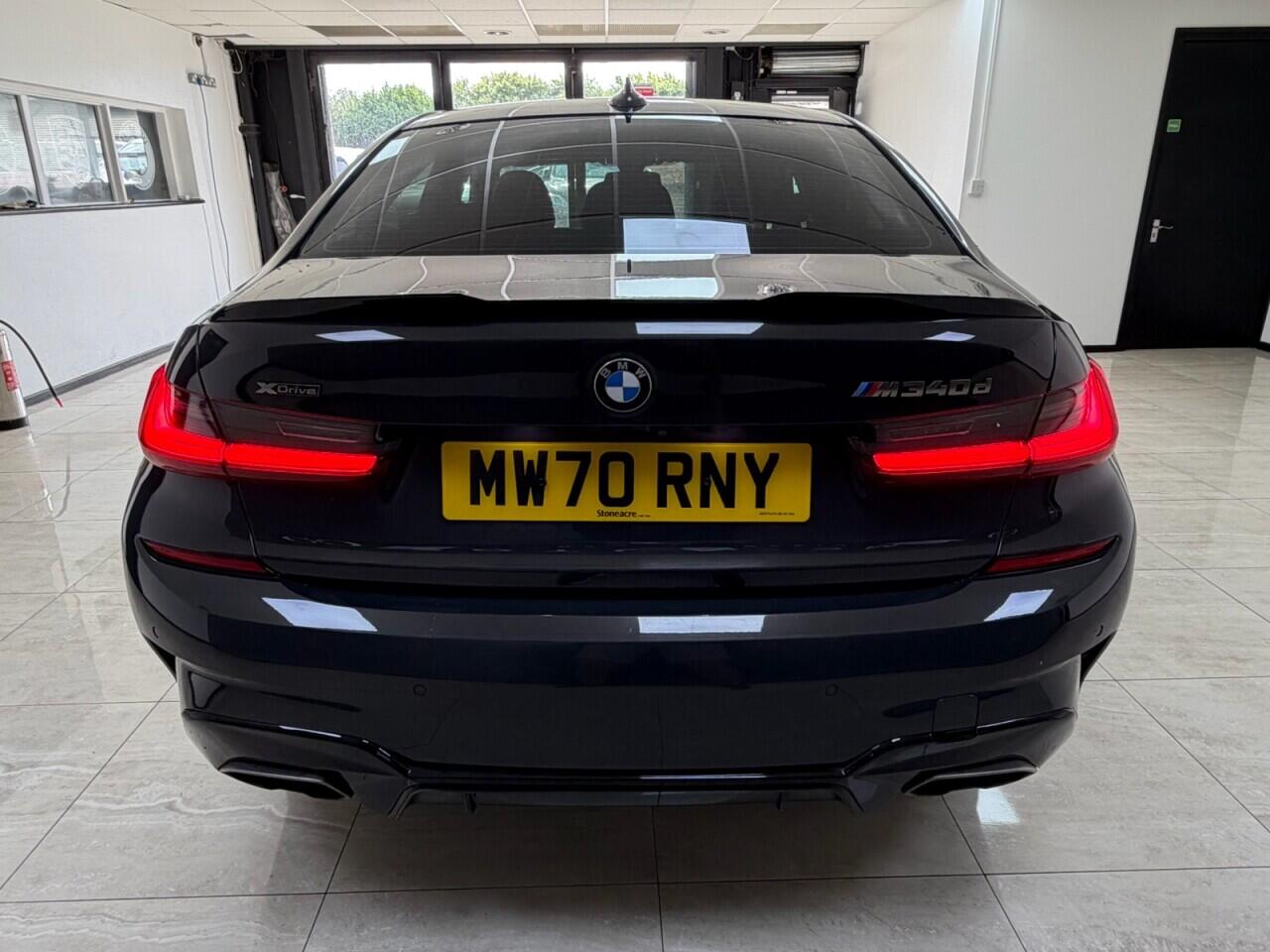BMW 3 Series view 4