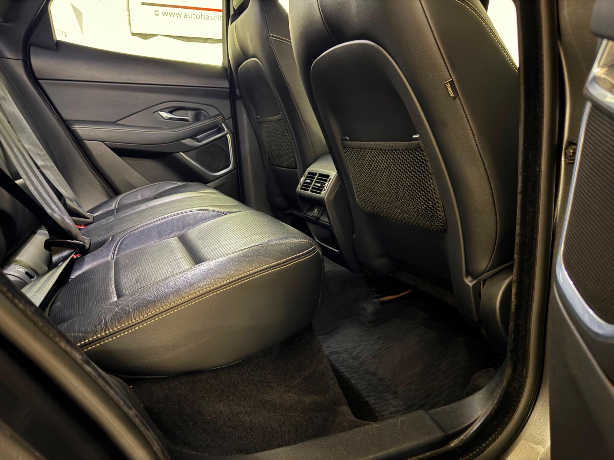 Jaguar E-Pace view 18