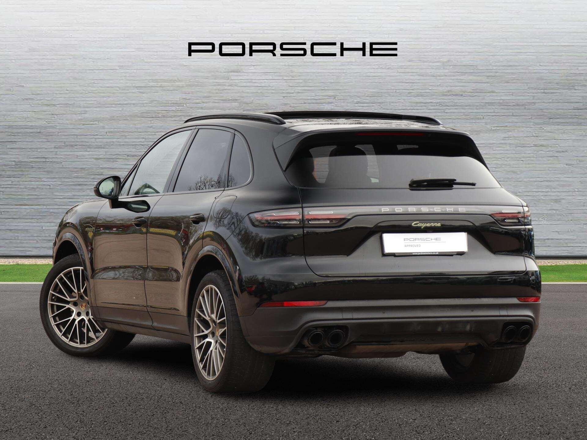 Porsche Cayenne view 5