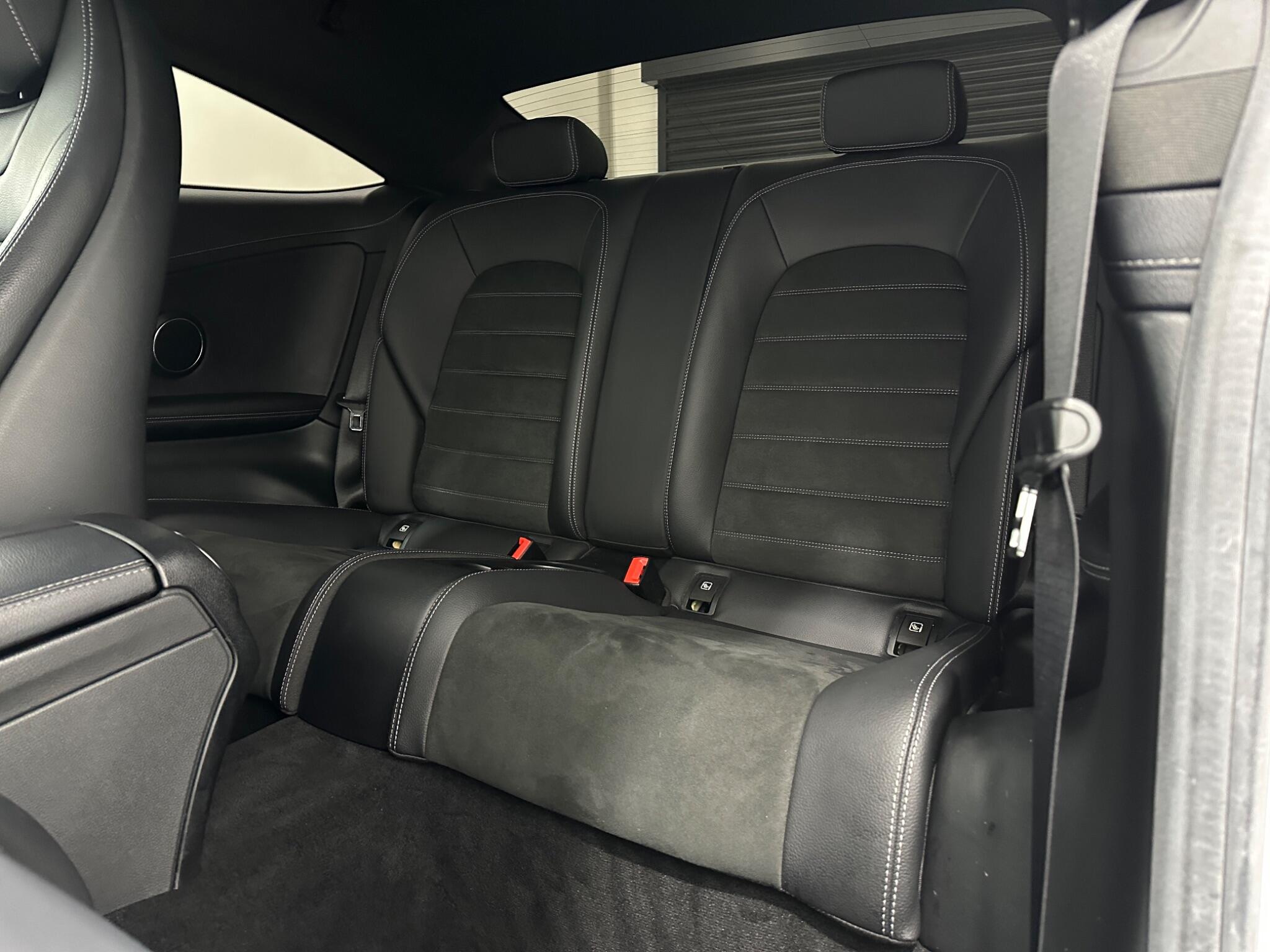 Mercedes-Benz C-Class view 40