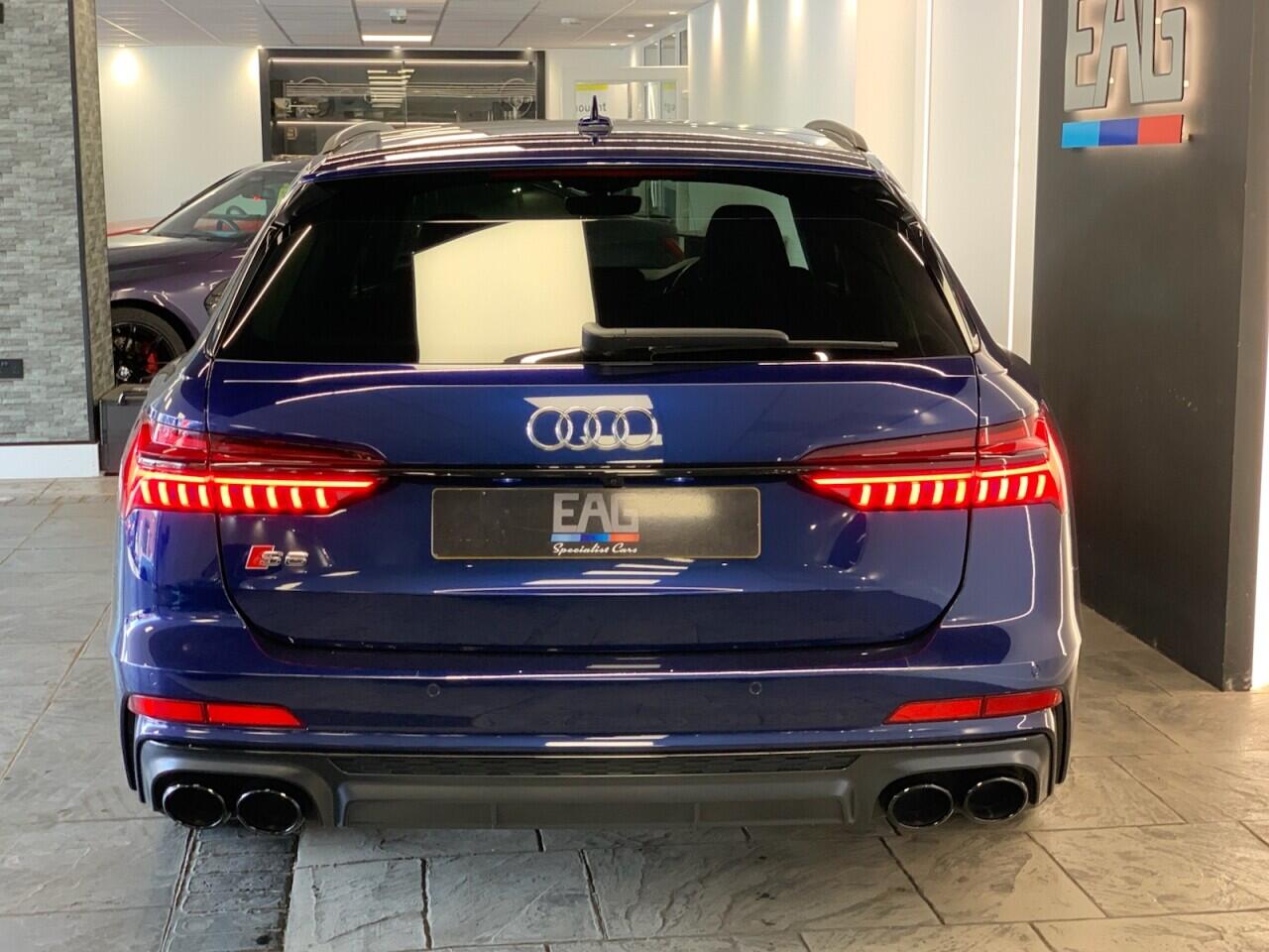 Audi S6 Avant view 7