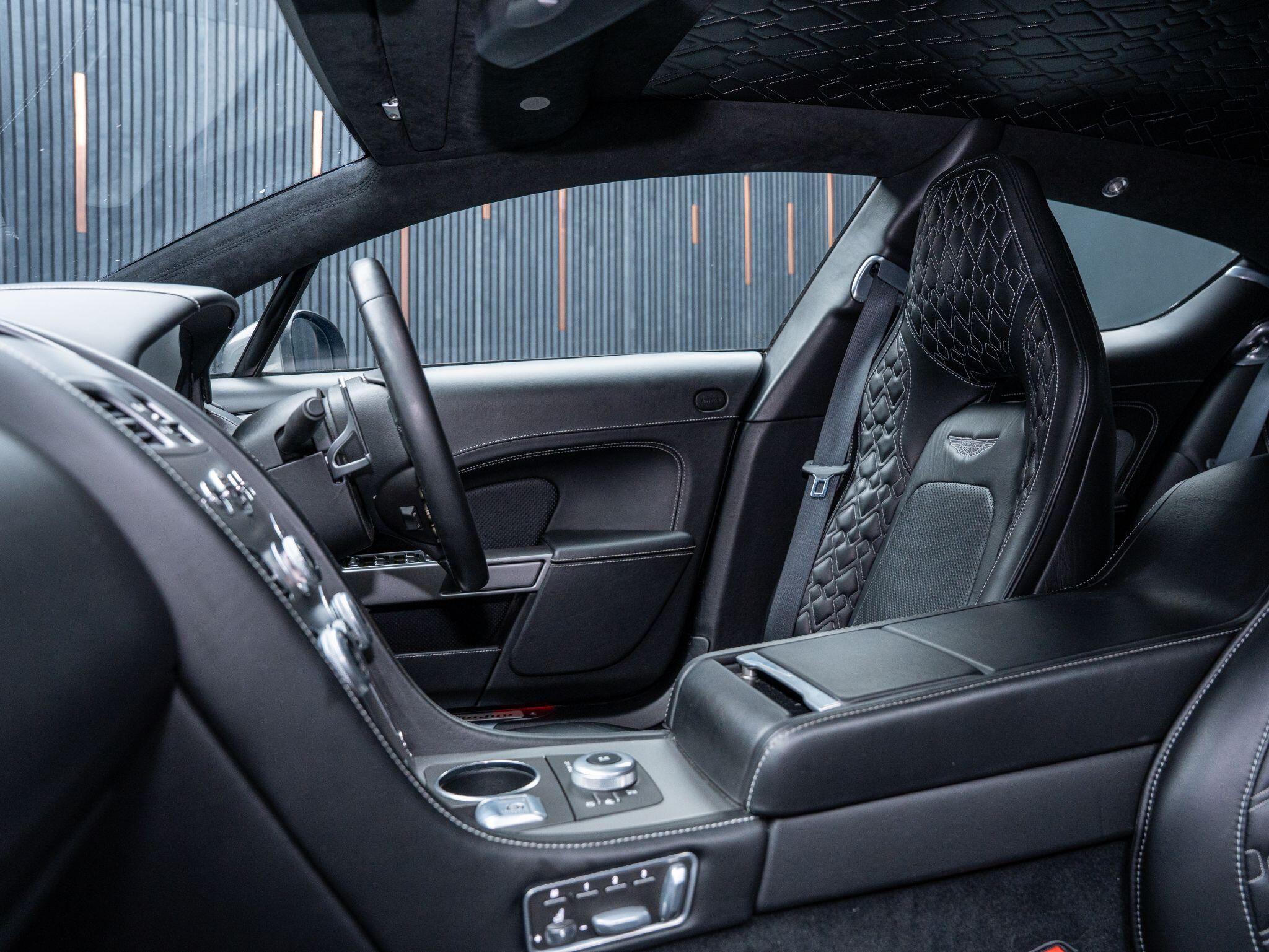 Aston Martin Rapide view 37