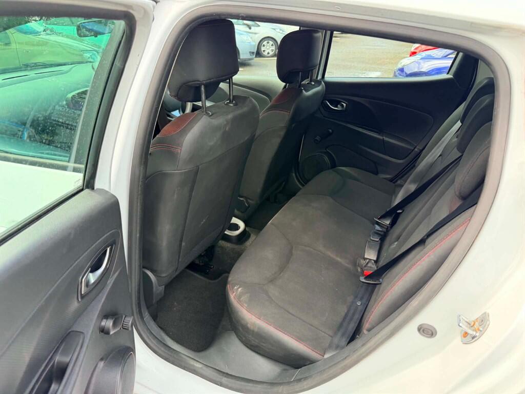 Renault Clio view 14