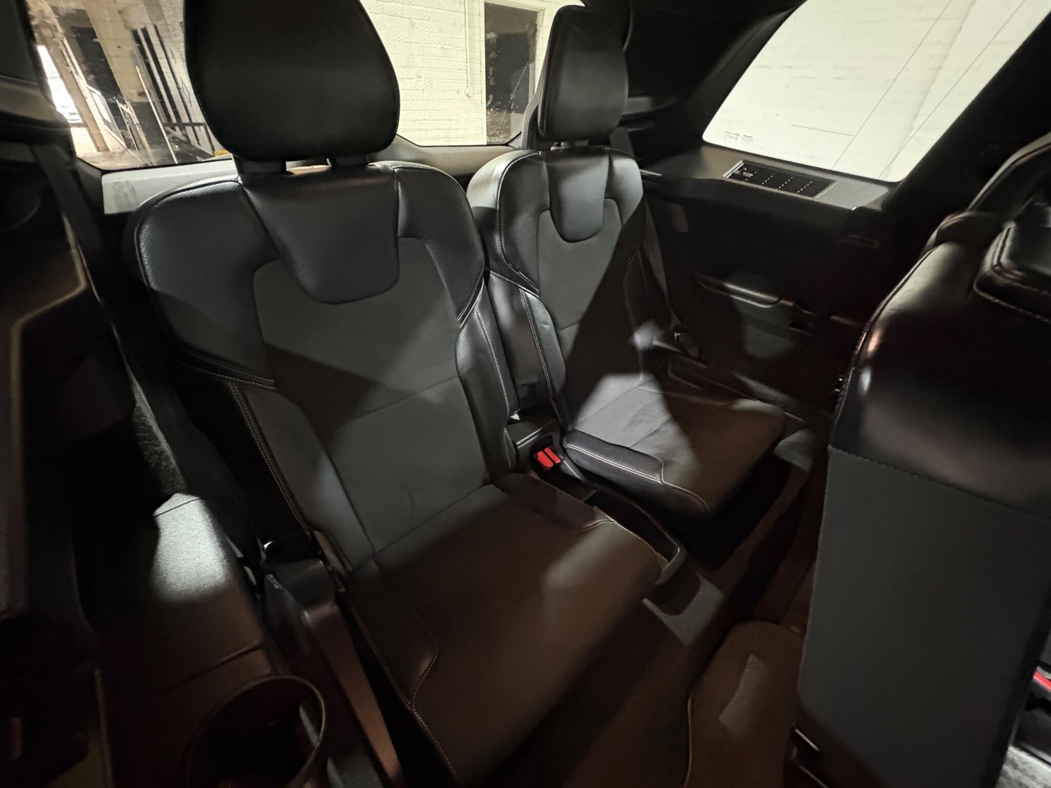 Volvo XC90 view 25