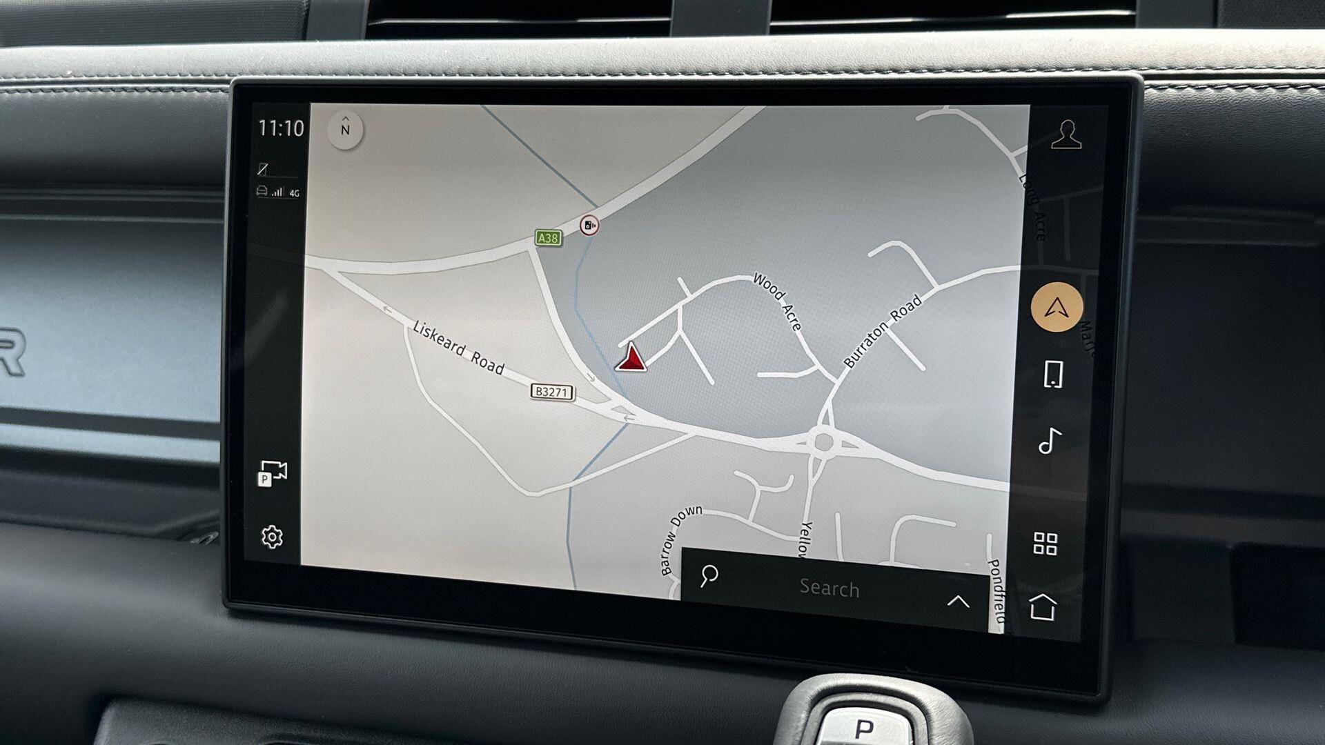 Land Rover Defender view 19