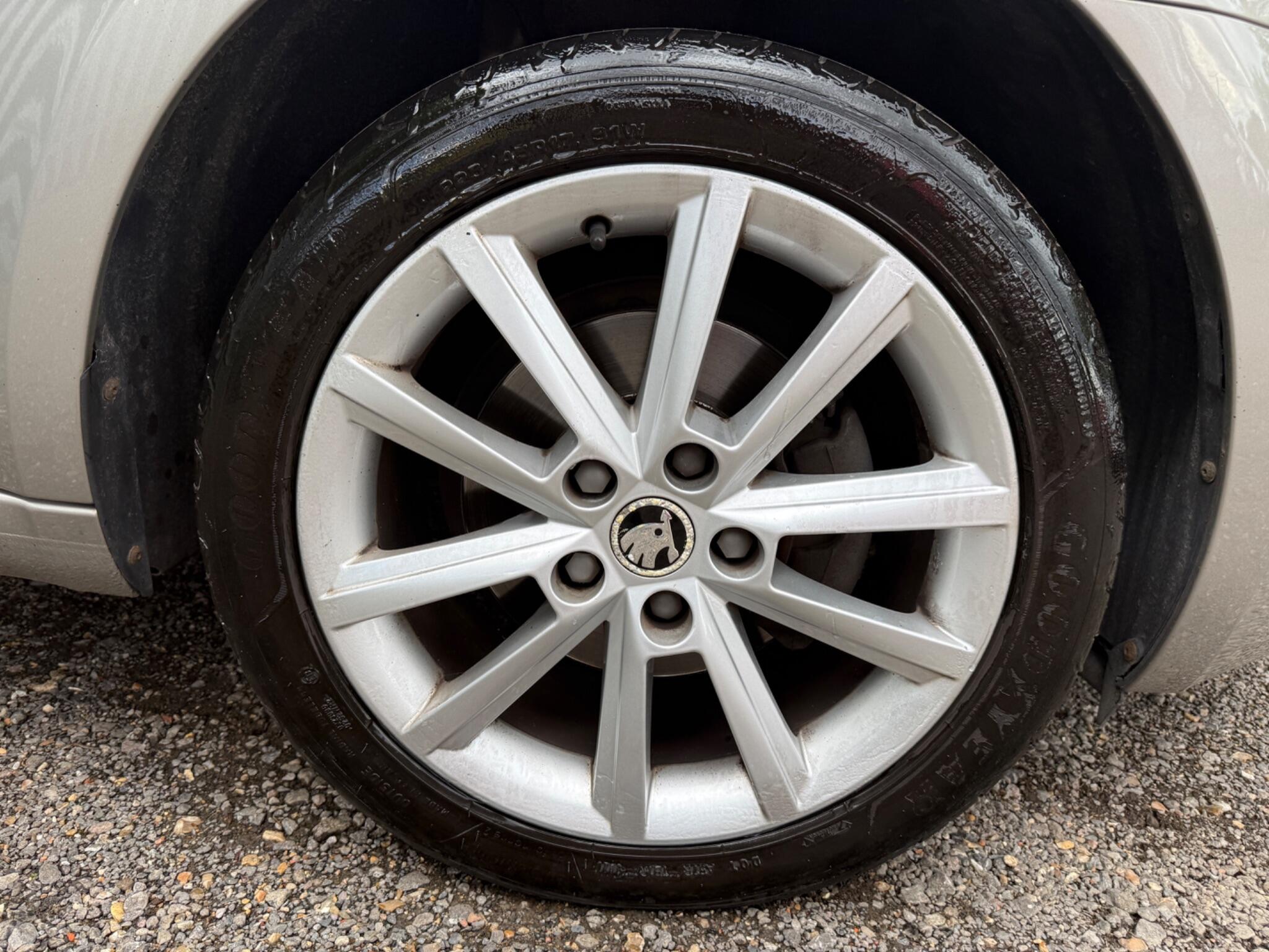 2014 Skoda Octavia image 38