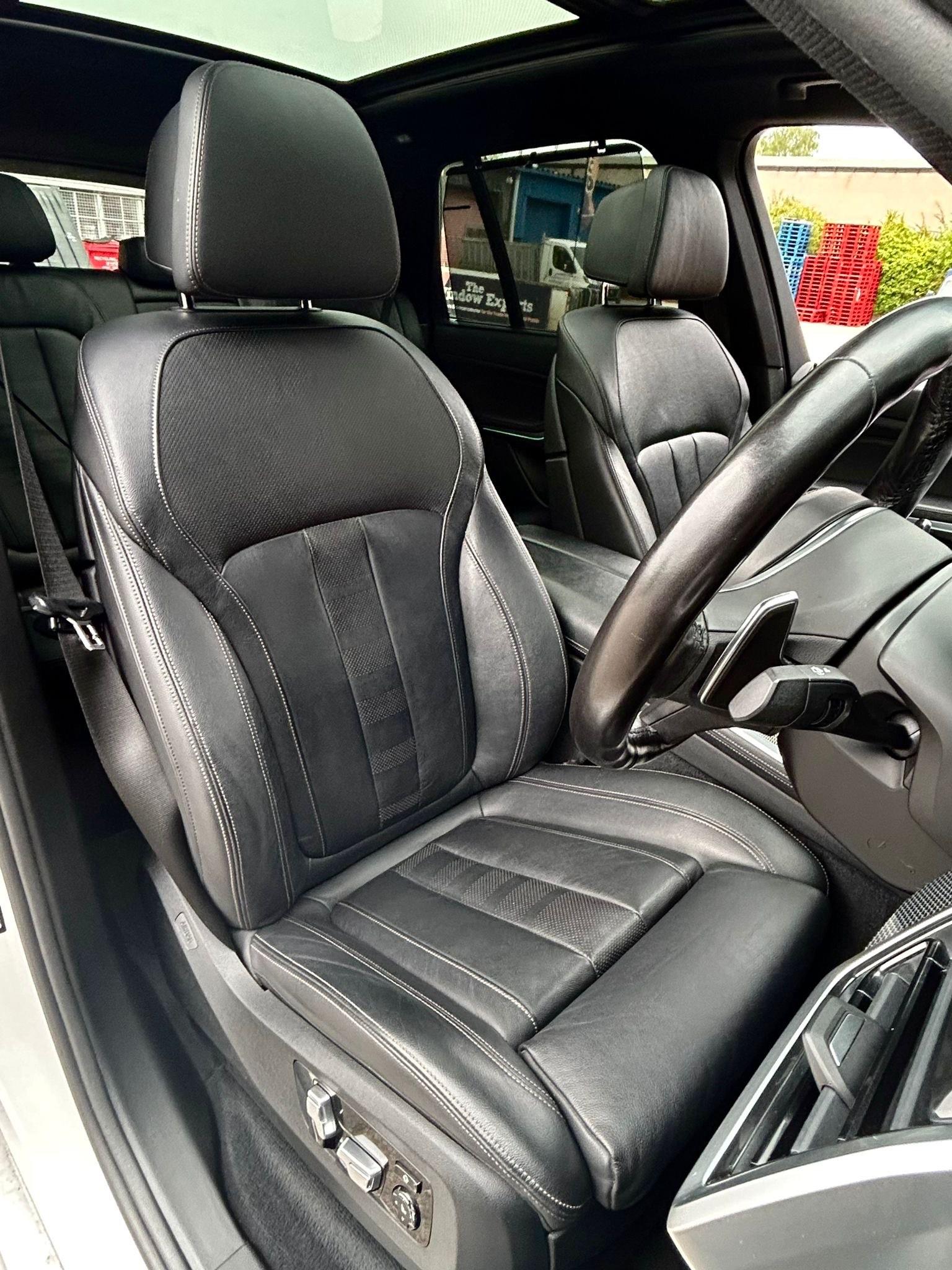 BMW X5 view 35