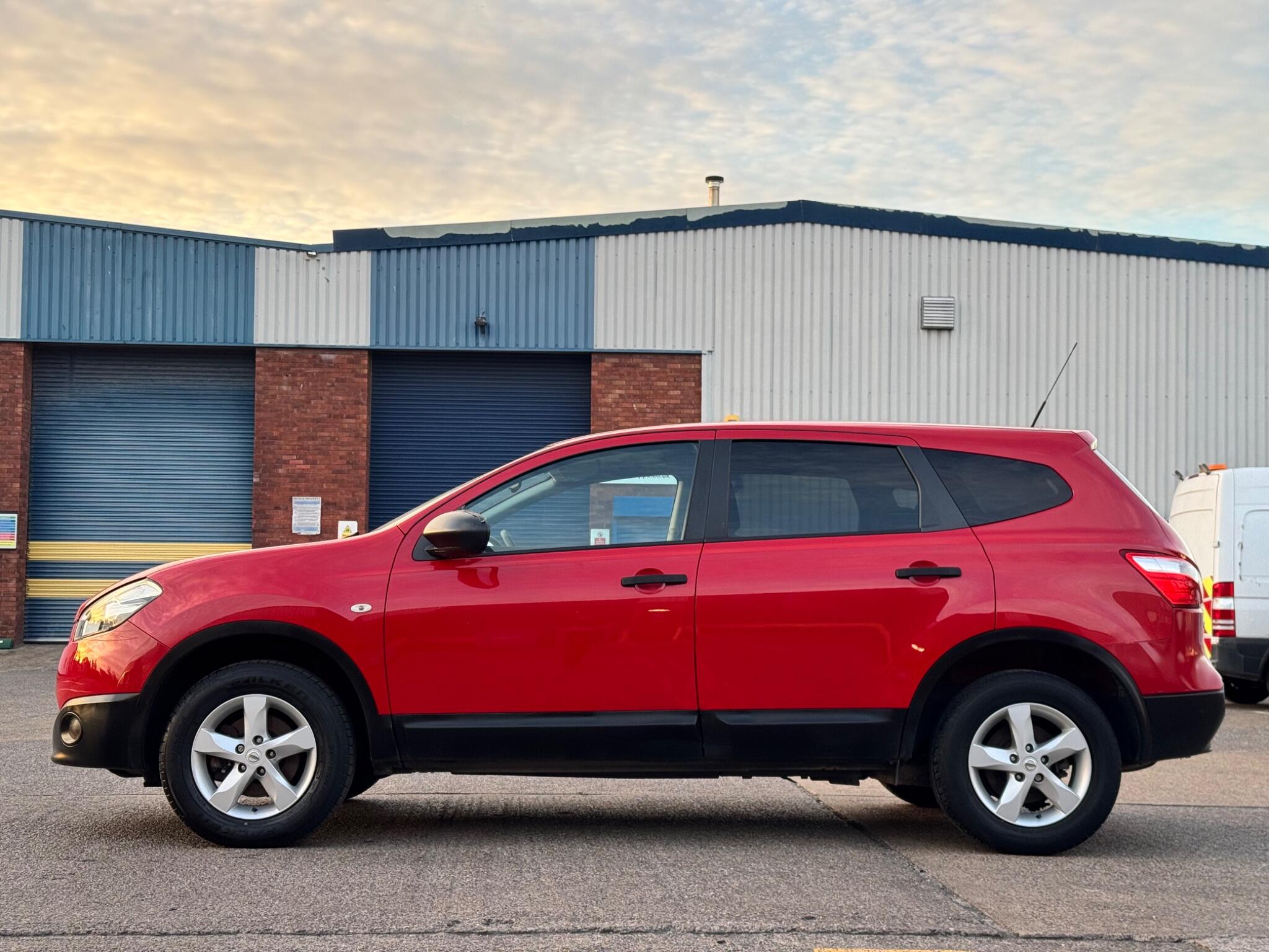 Nissan Qashqai+2 view 10