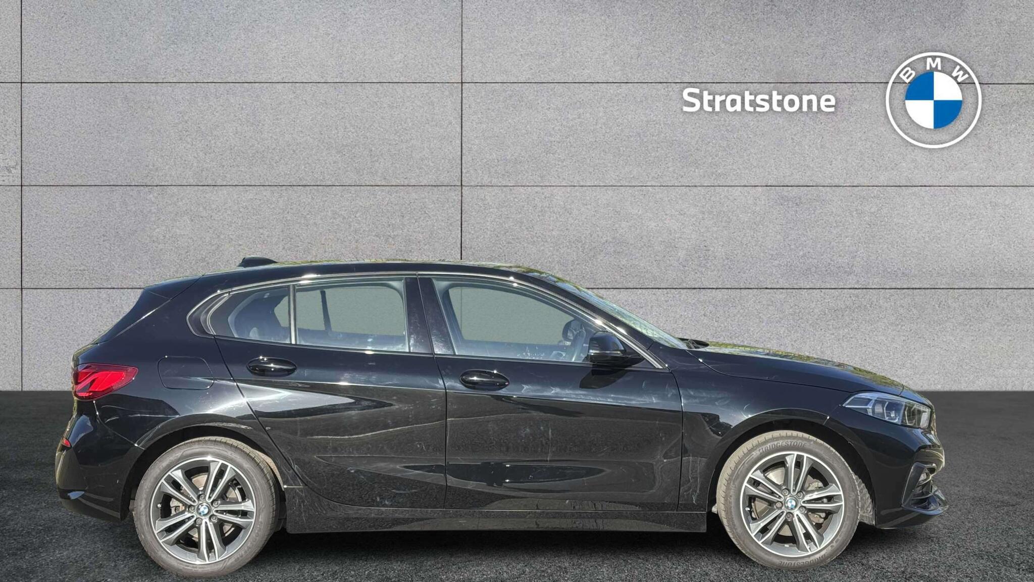 BMW 1 Series view 3