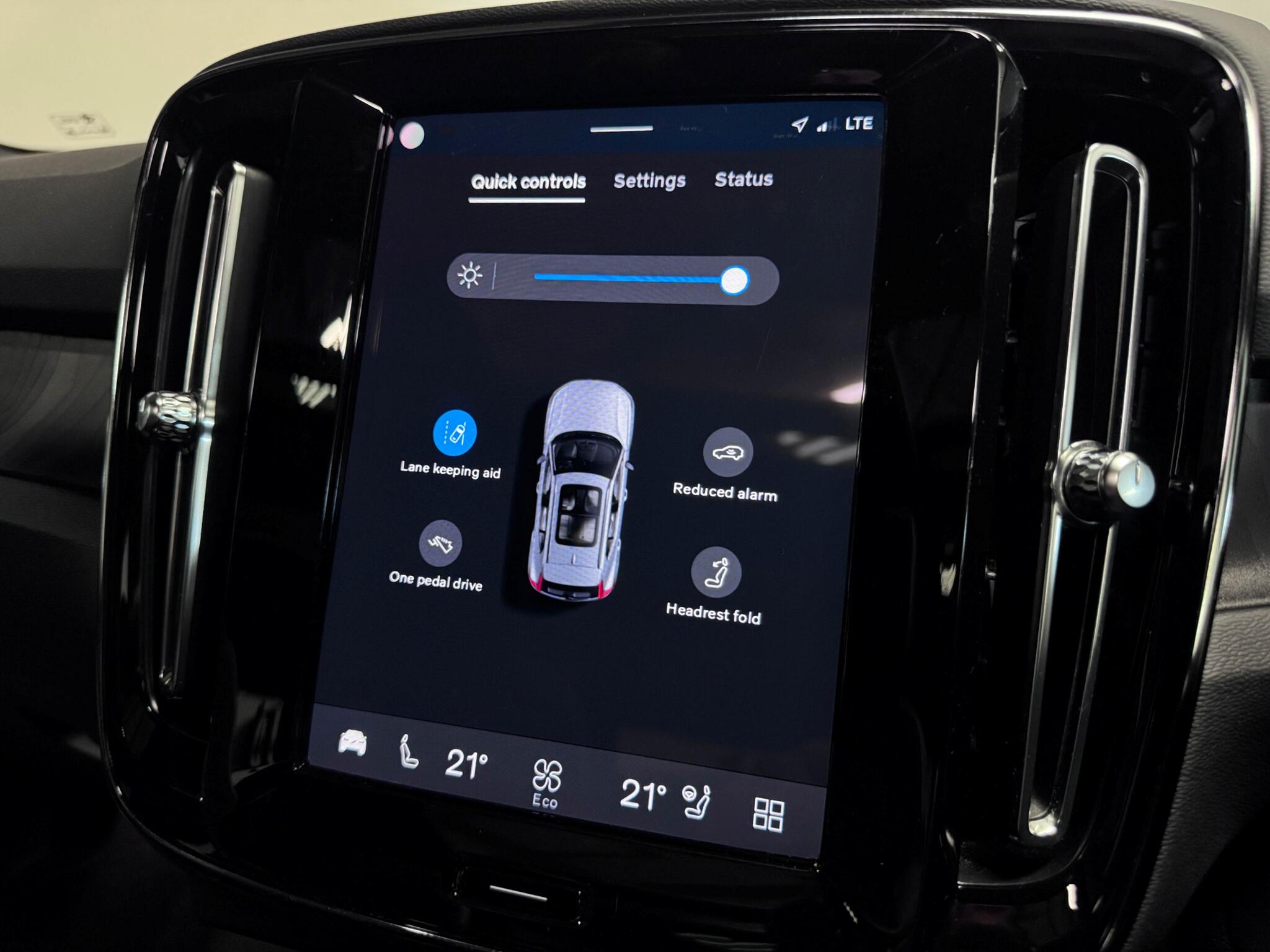 Volvo XC40 view 38