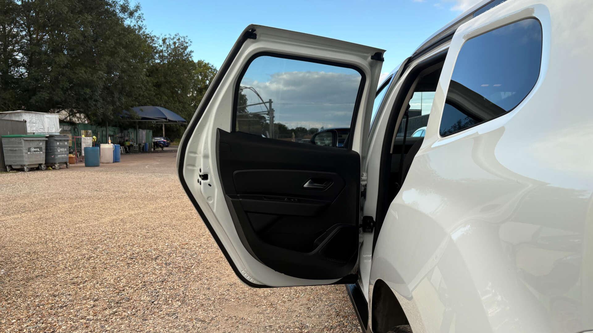 Dacia Duster view 41