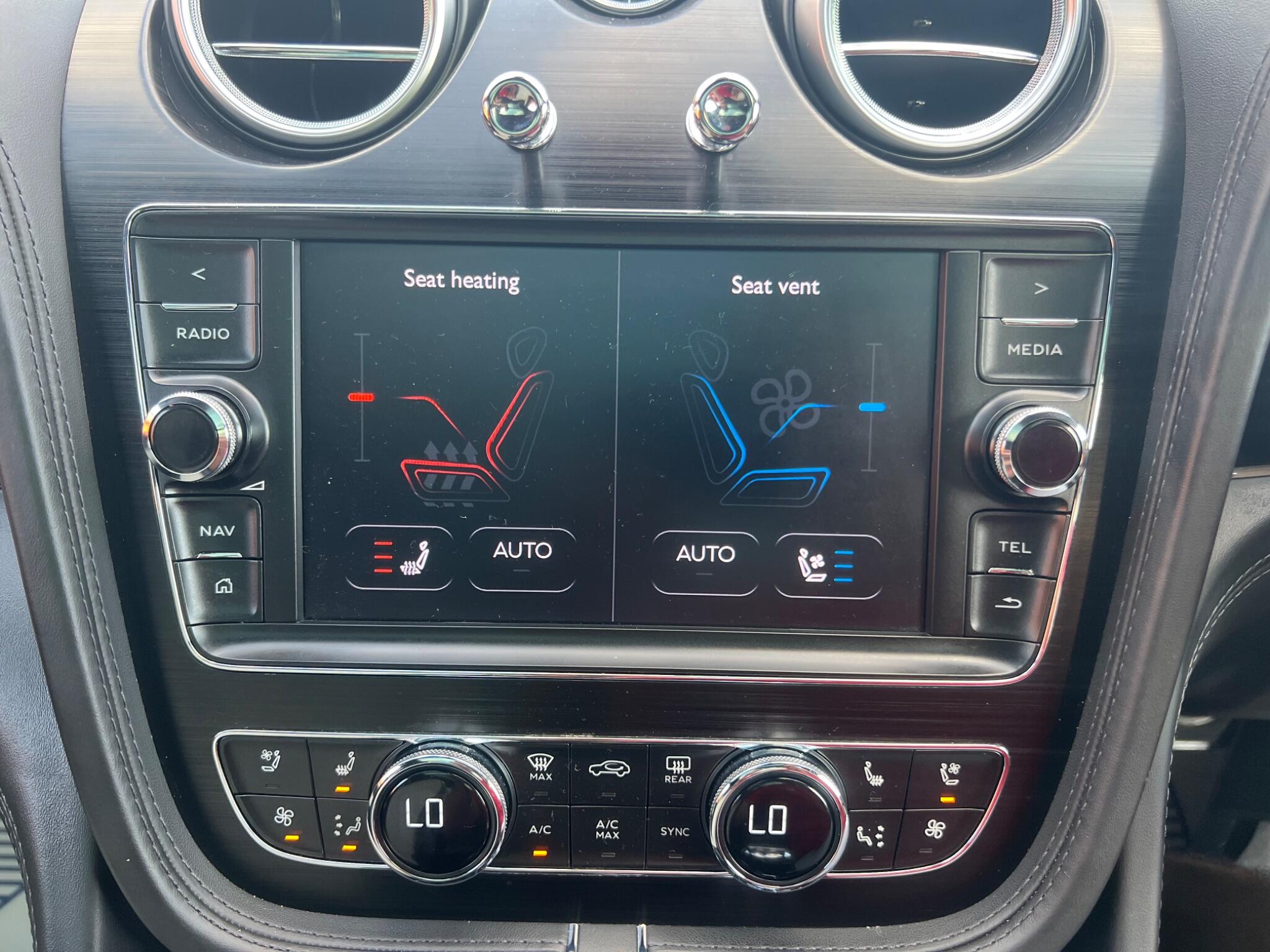 Bentley Bentayga view 57
