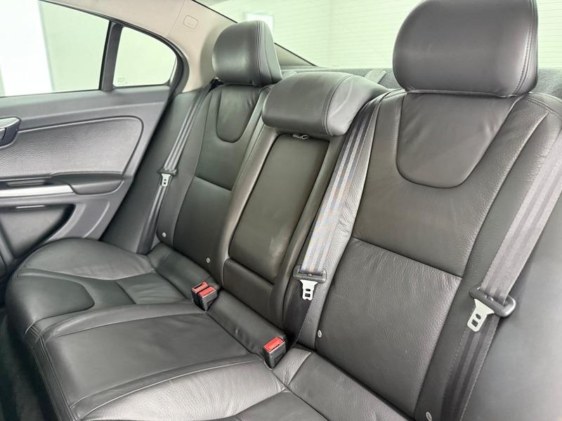 2011 Volvo S60 image 31