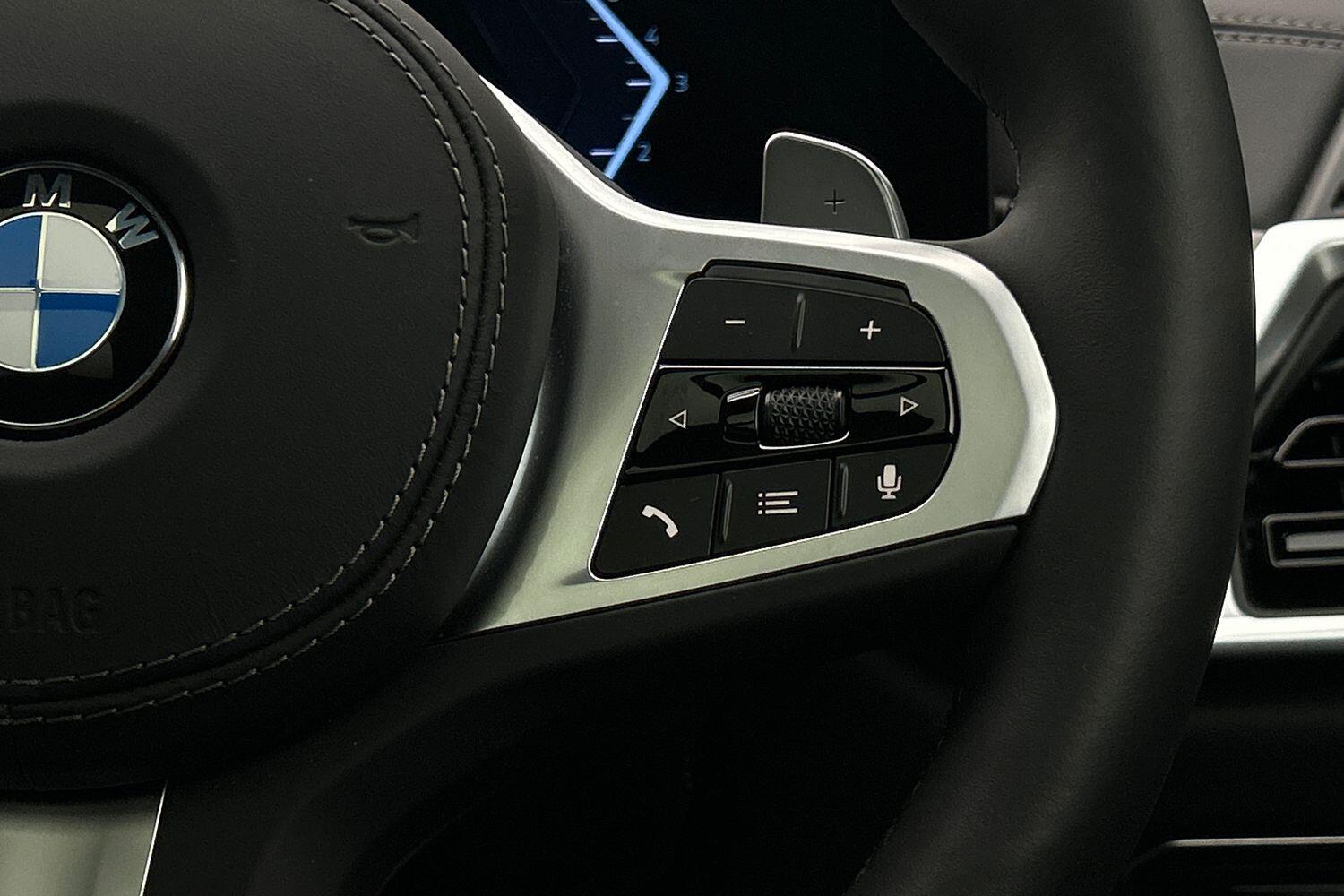 BMW X7 view 19