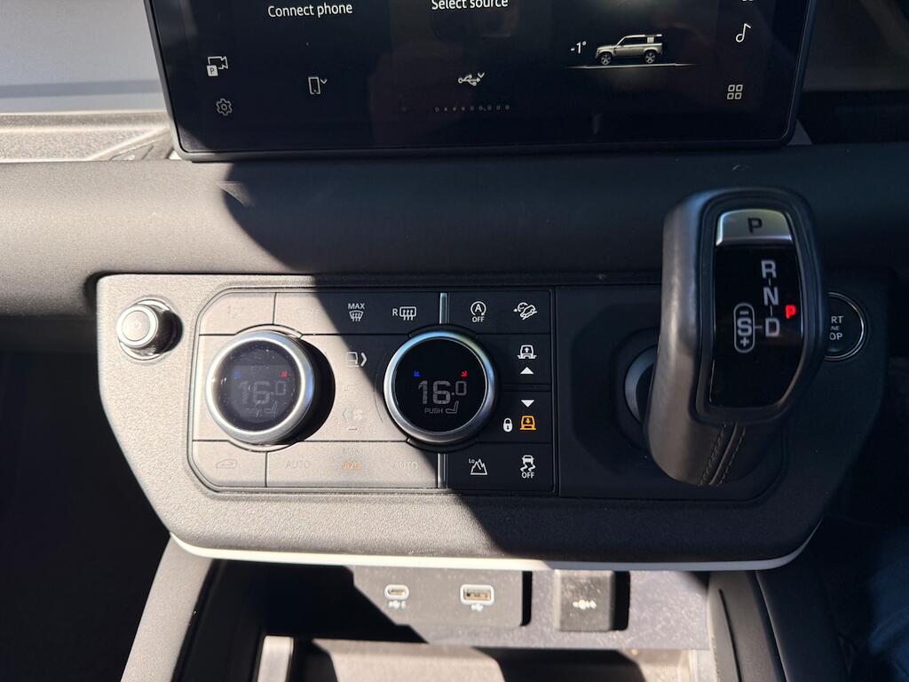Land Rover Defender view 47