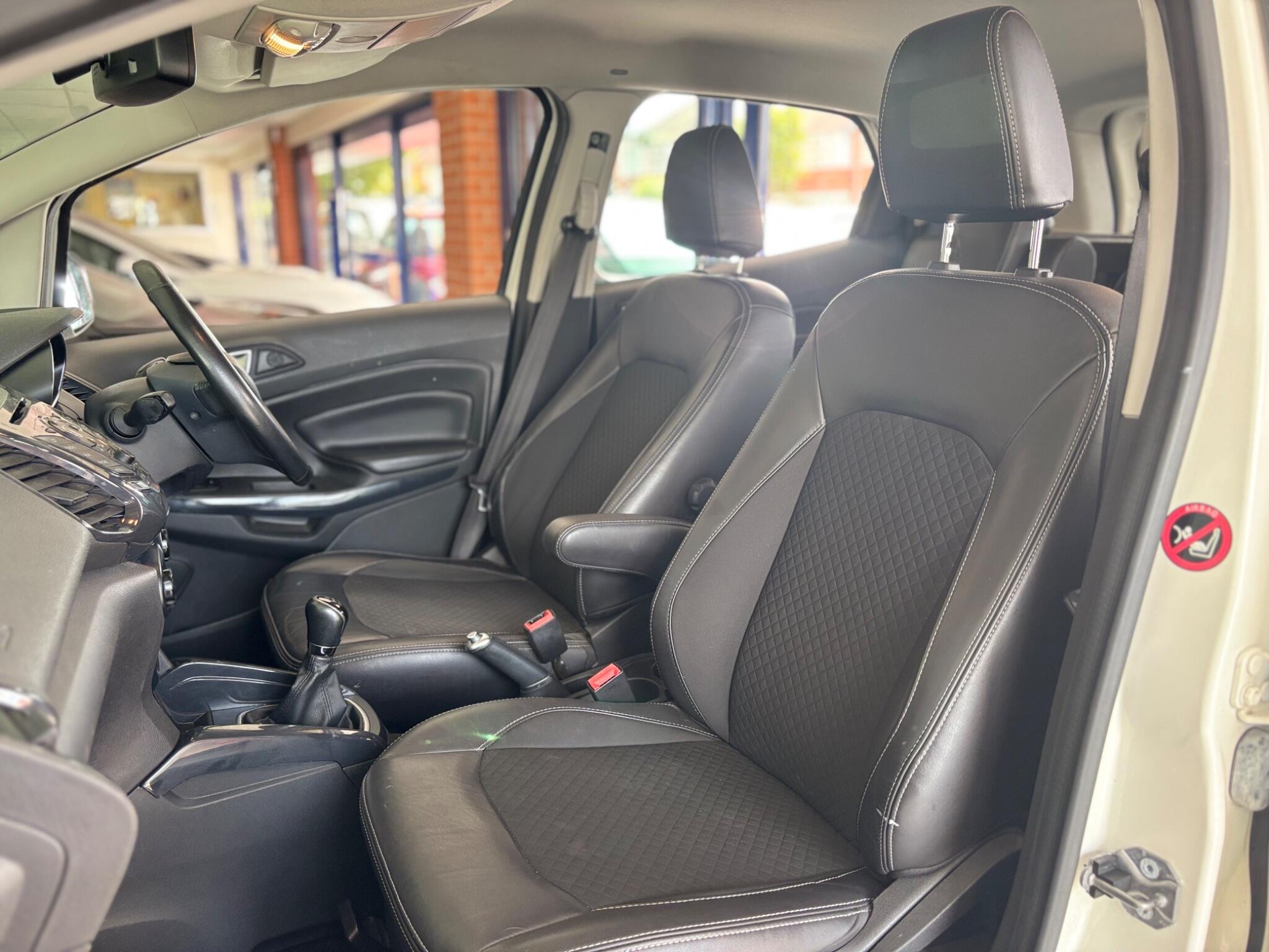Ford Ecosport view 22