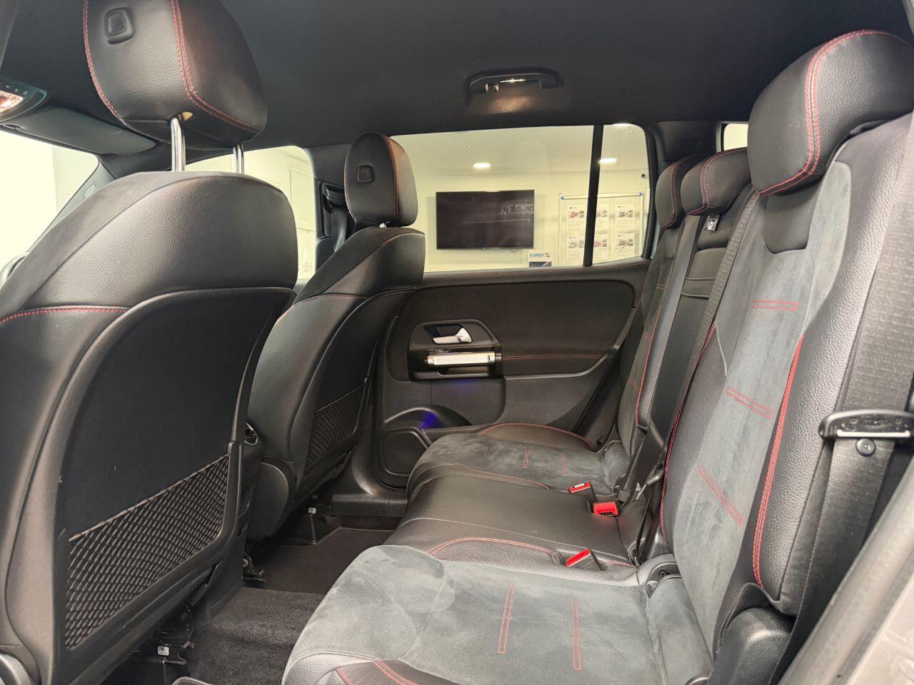Mercedes-Benz GLB view 24
