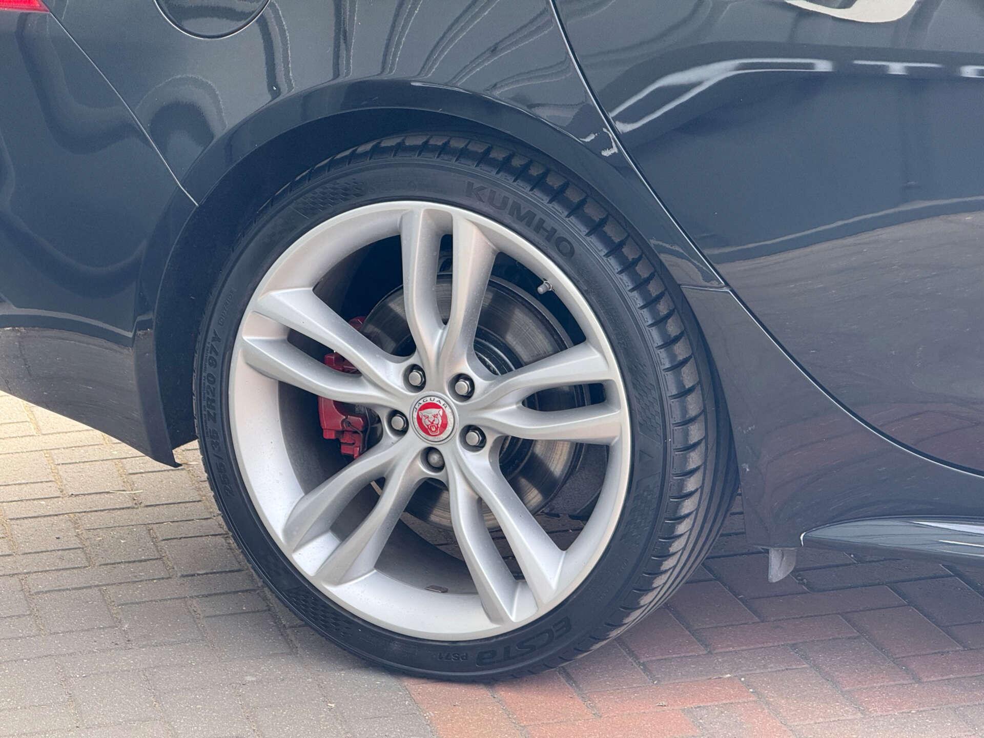 Jaguar XF view 9