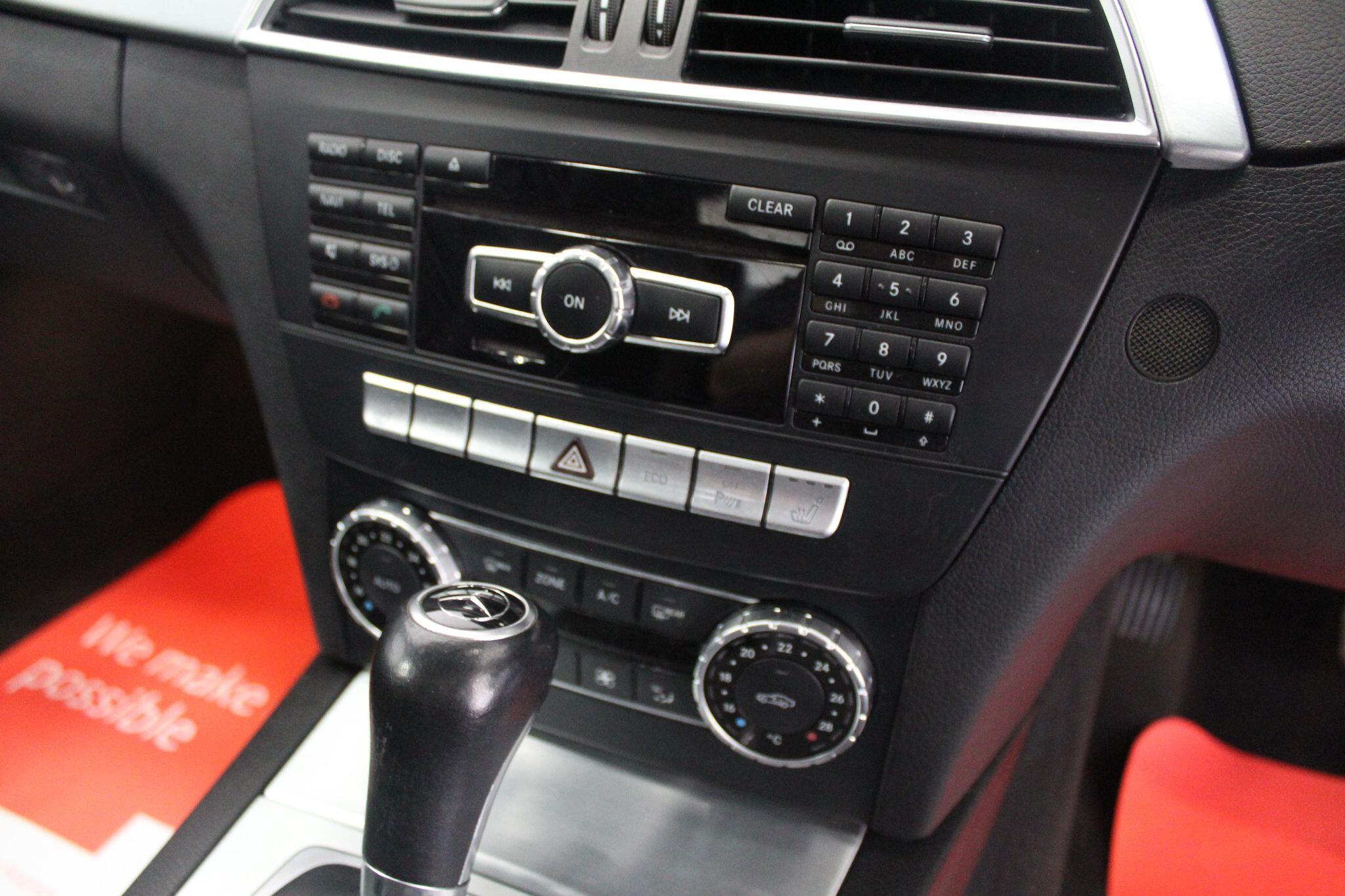 Mercedes-Benz C-Class view 37