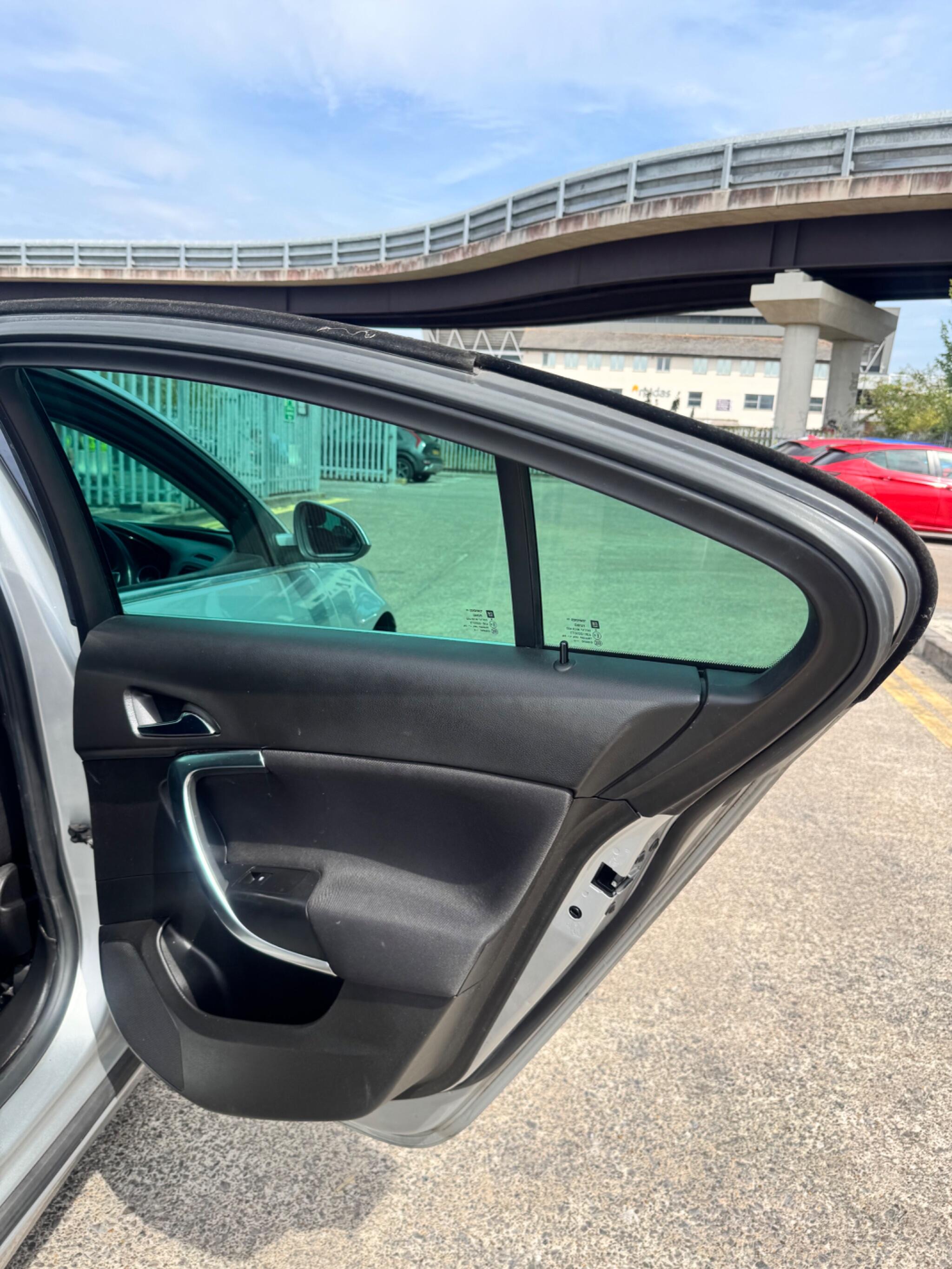 Vauxhall Insignia view 34