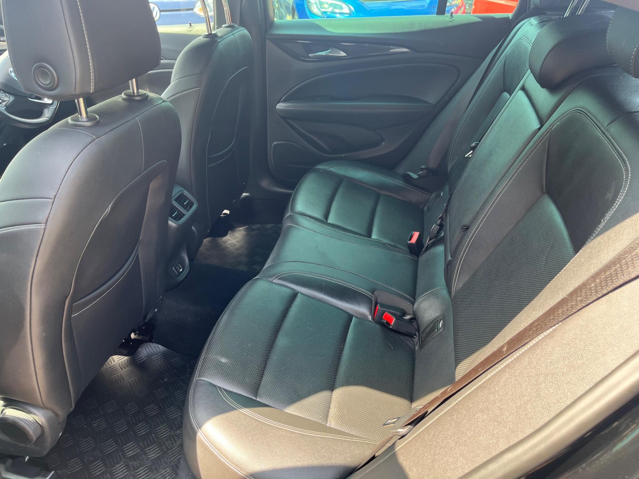 Vauxhall Insignia view 13
