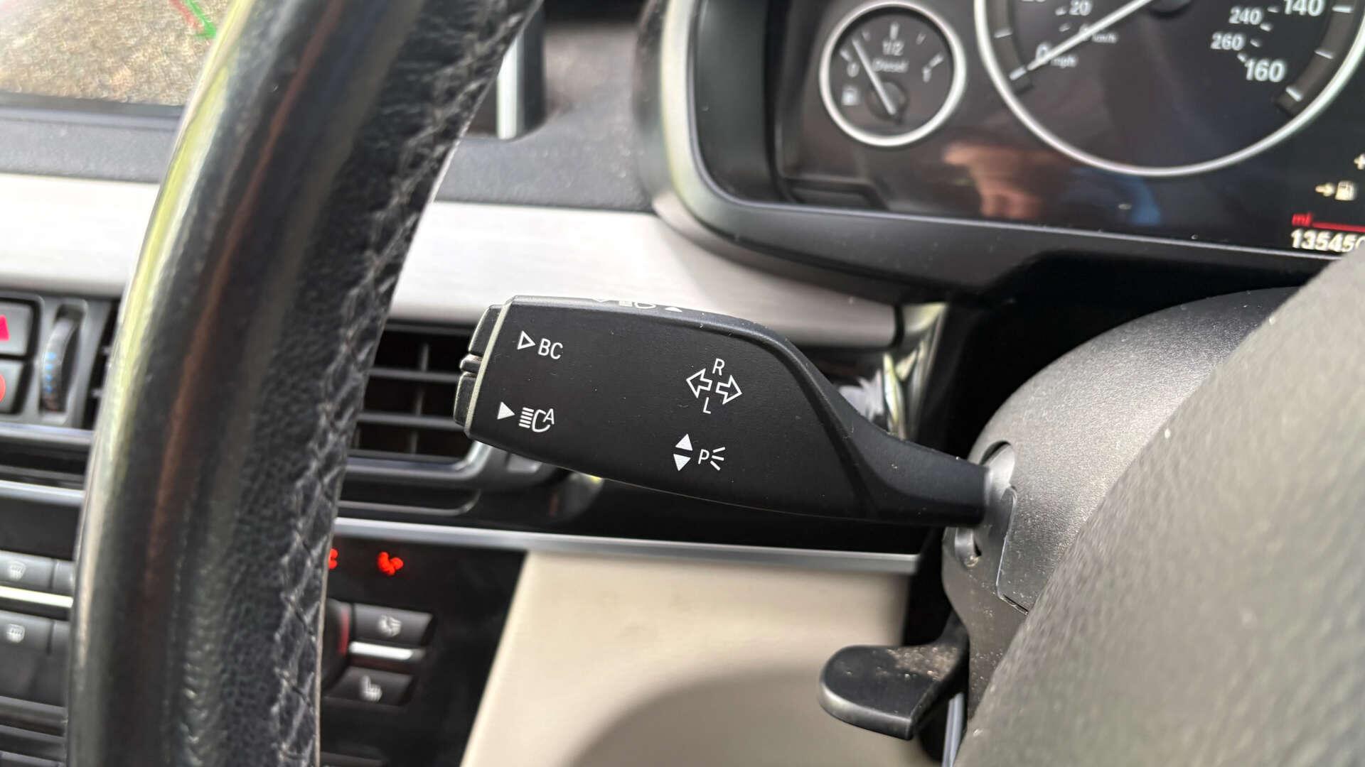 BMW X5 view 24