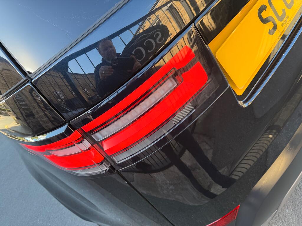 Land Rover Discovery view 24