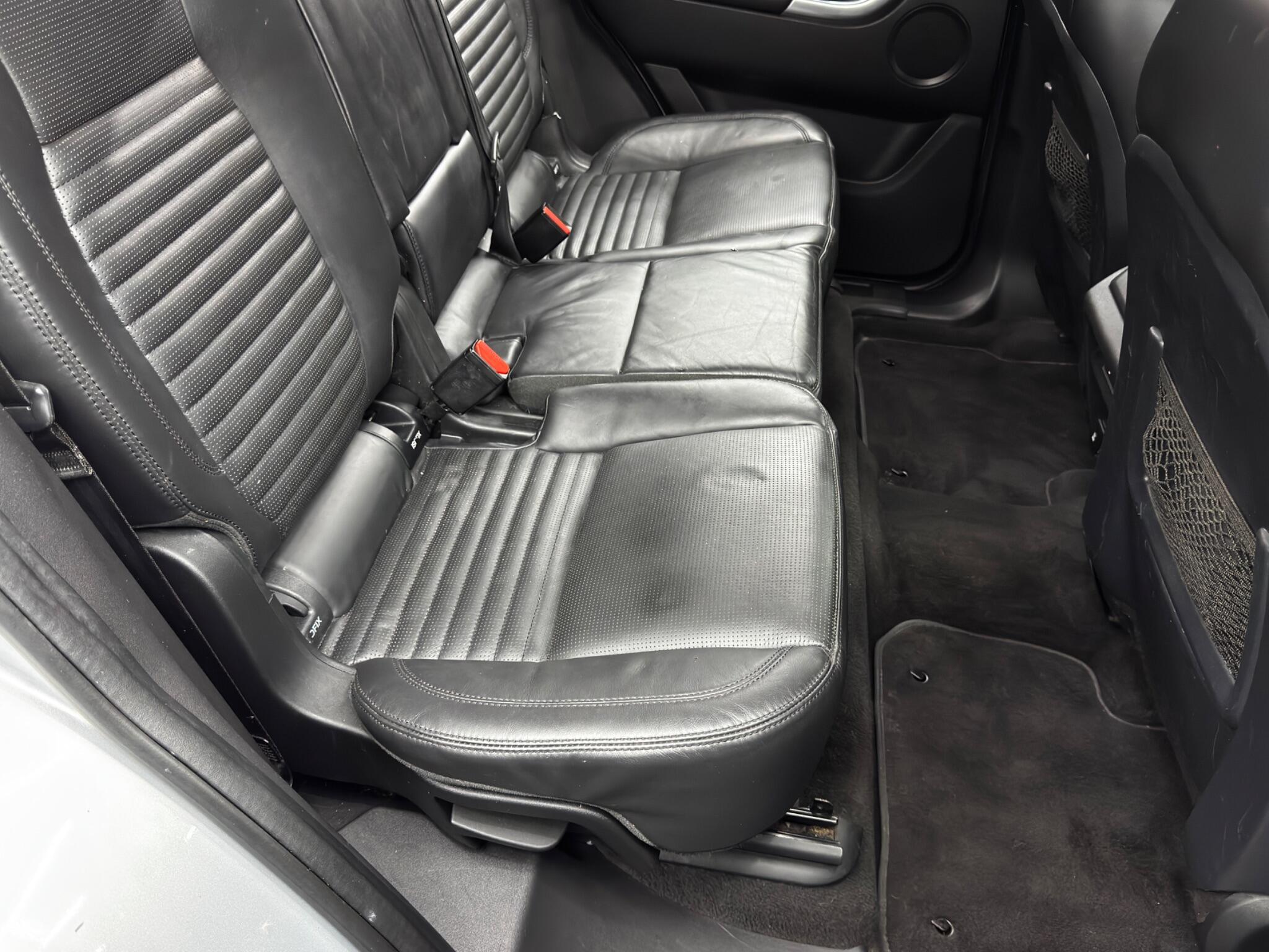 Land Rover Discovery Sport view 16