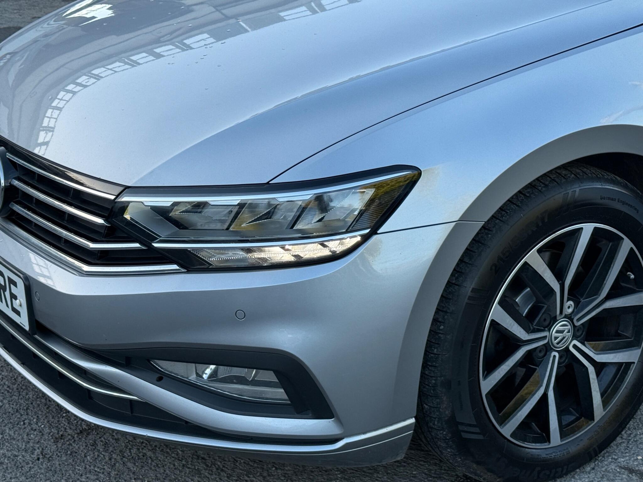Volkswagen Passat - Image 23