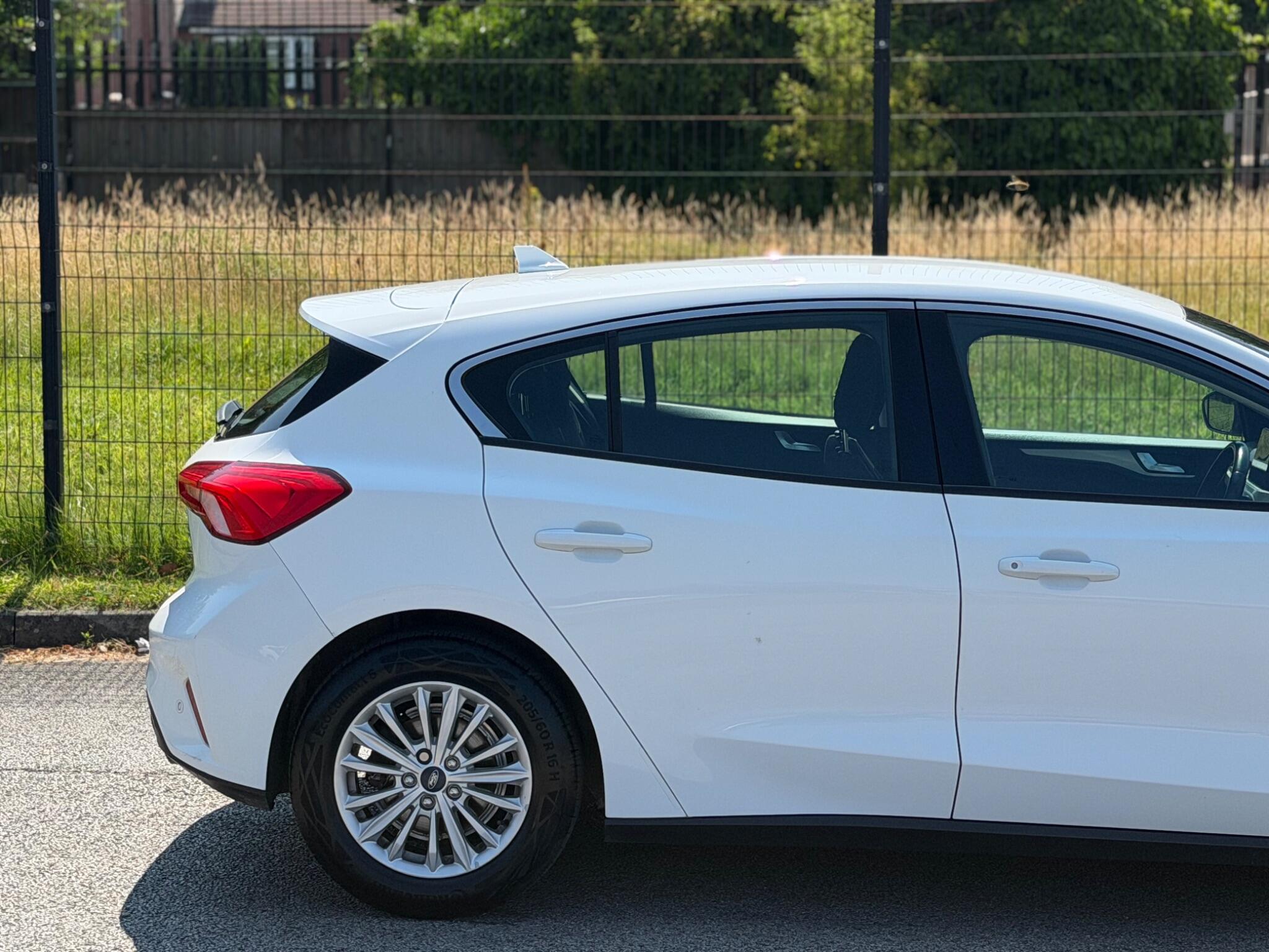 Ford Focus view 35