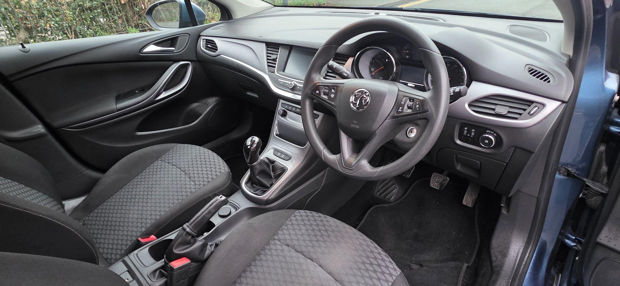 2016 Vauxhall Astra 1.6 CDTi BlueInjection Design Euro 6 (s/s) 5dr • 78,100 miles image 15