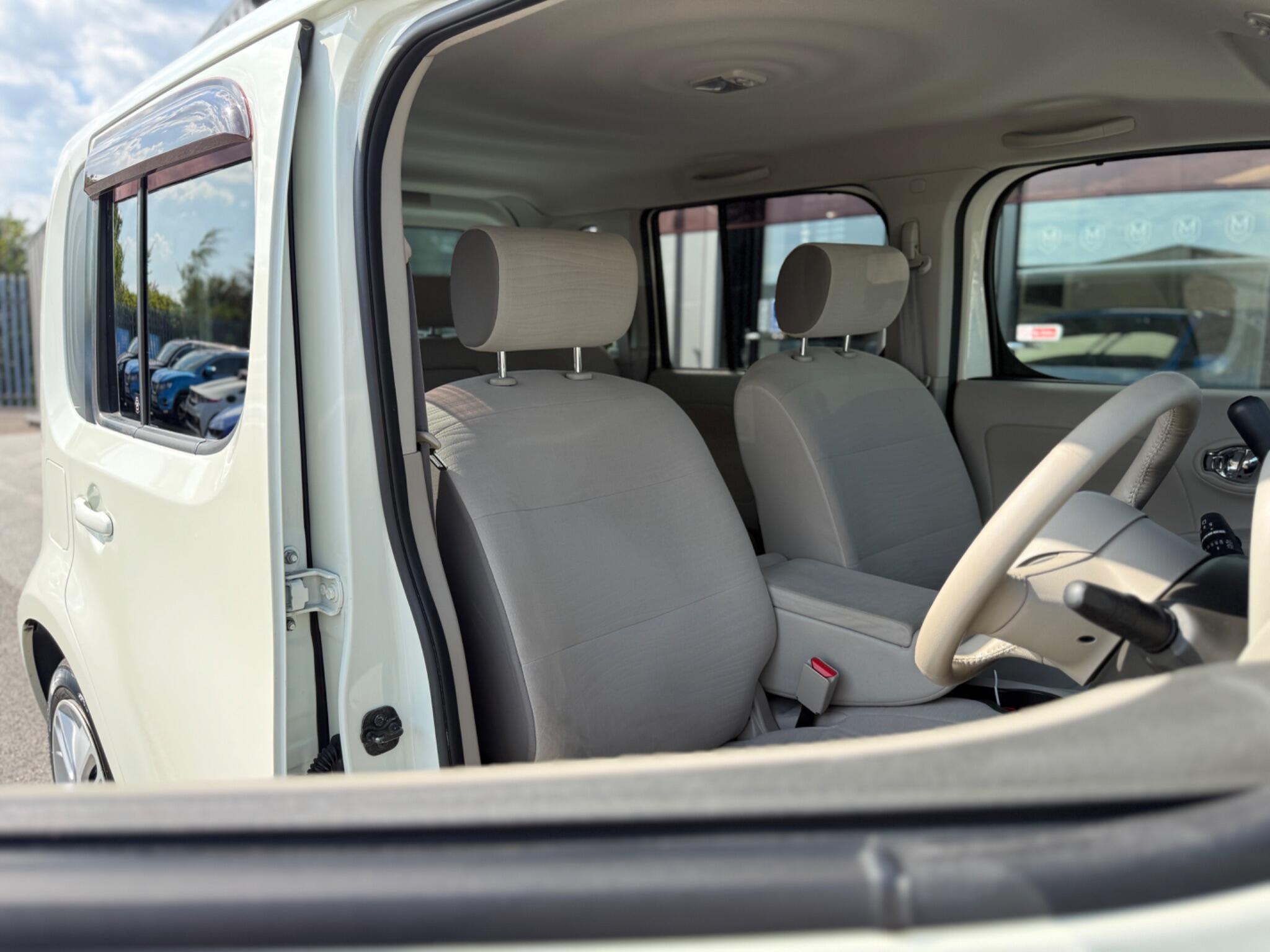 Nissan Cube view 4