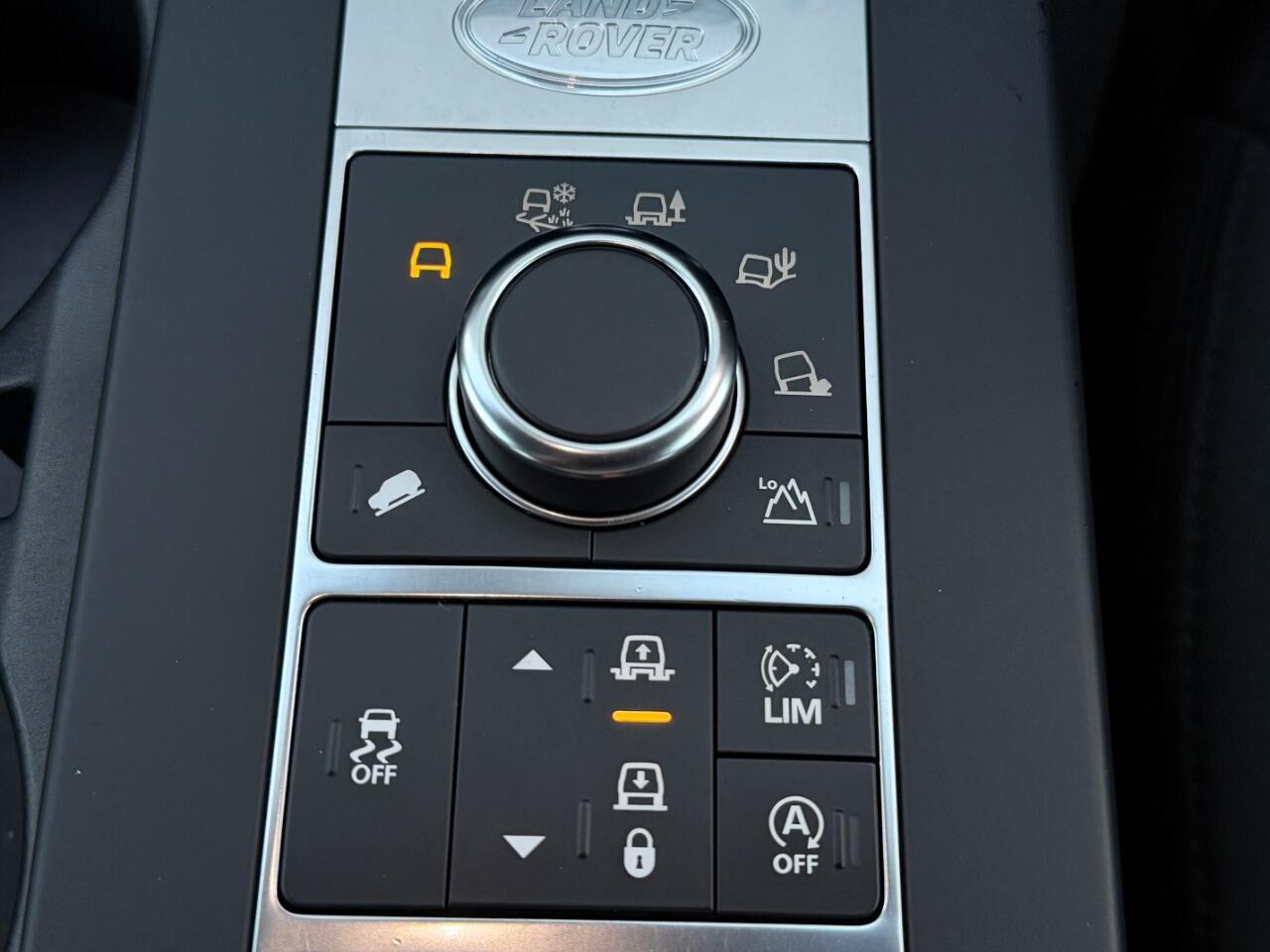 Land Rover Discovery view 35