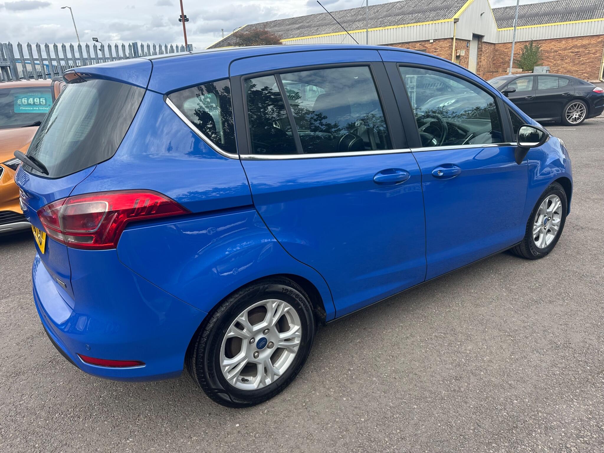 Ford B-Max view 41
