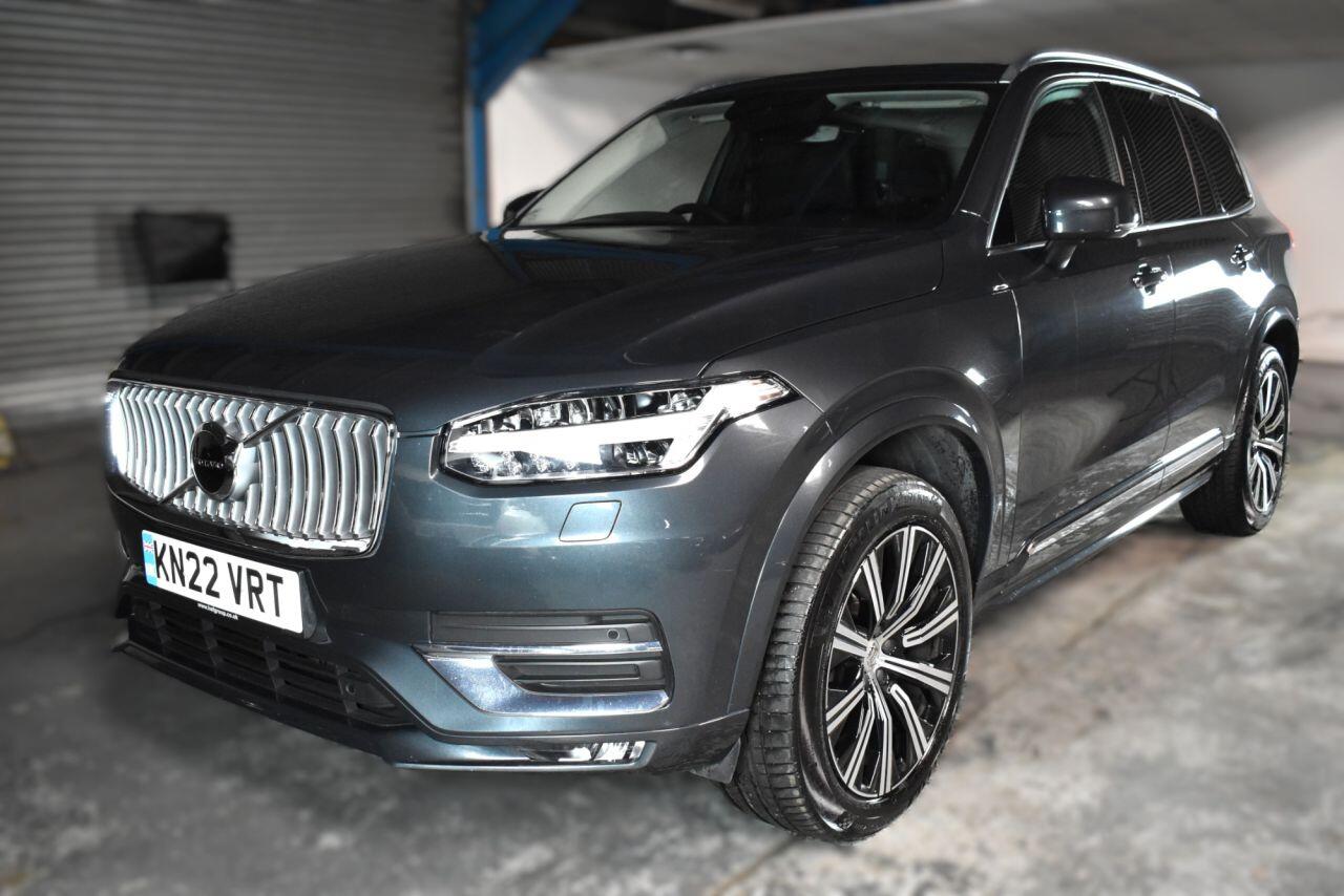Volvo XC90 view 18