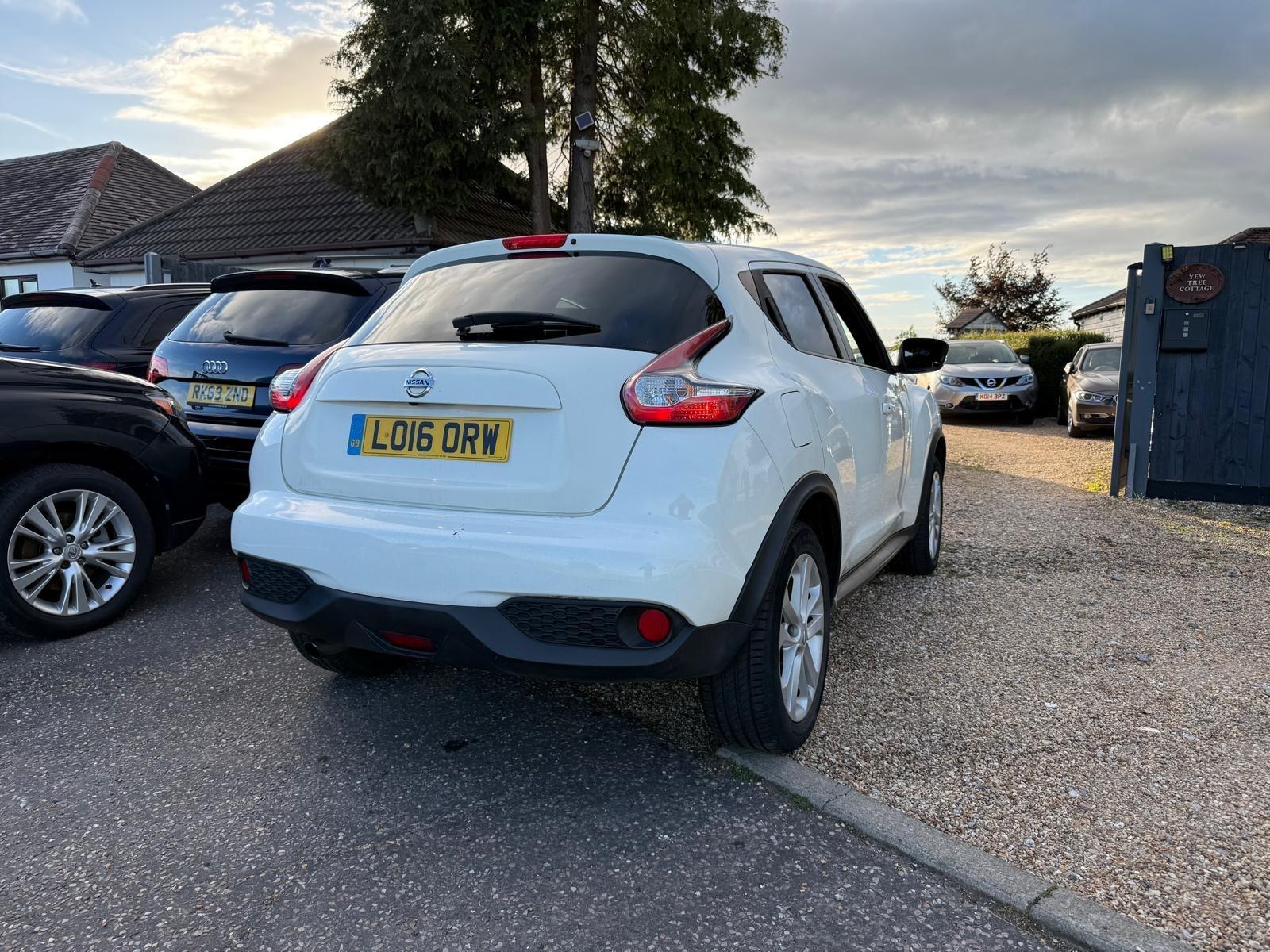 Nissan Juke view 2