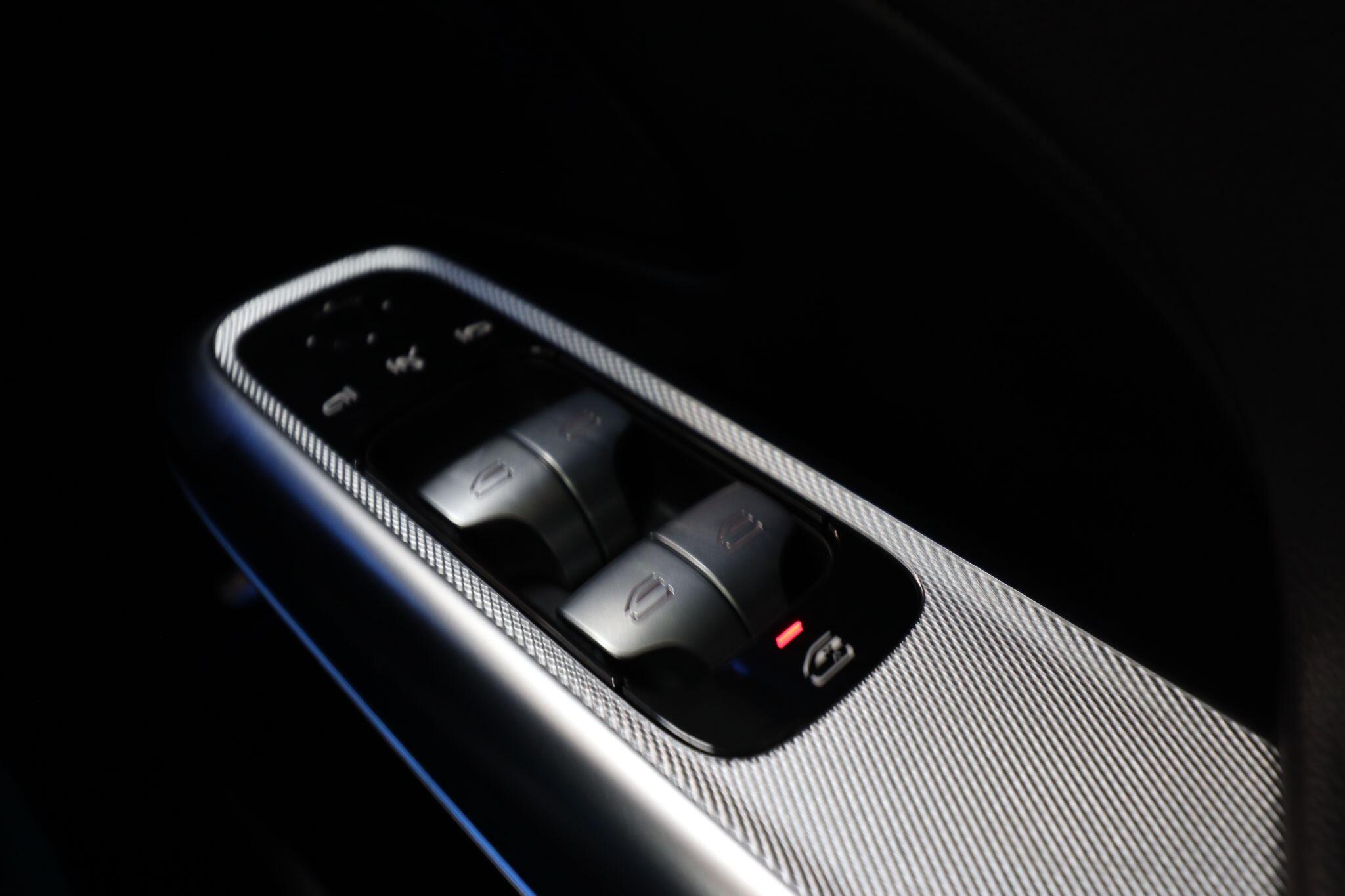 Mercedes-Benz E Class view 19