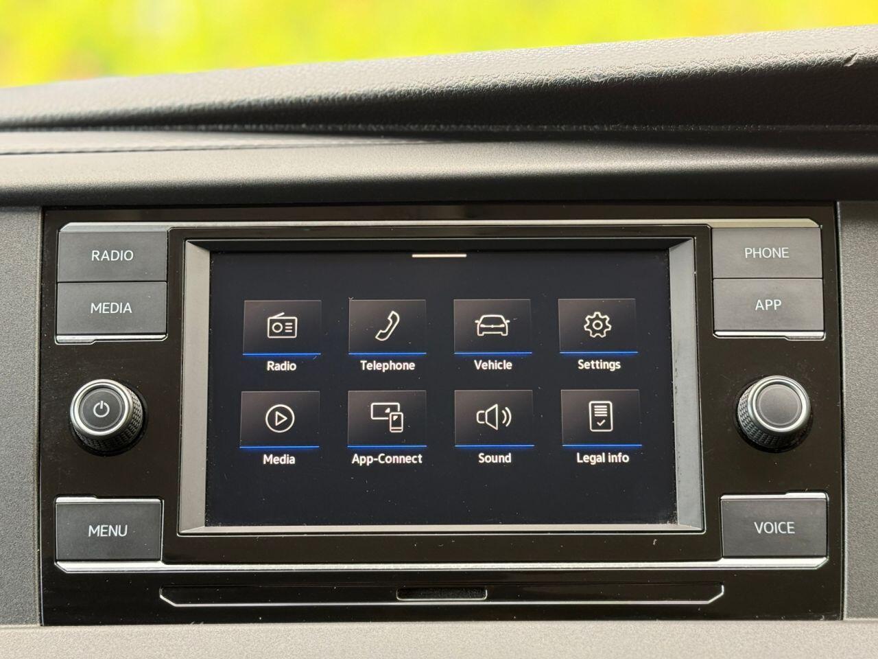 Volkswagen Transporter view 18