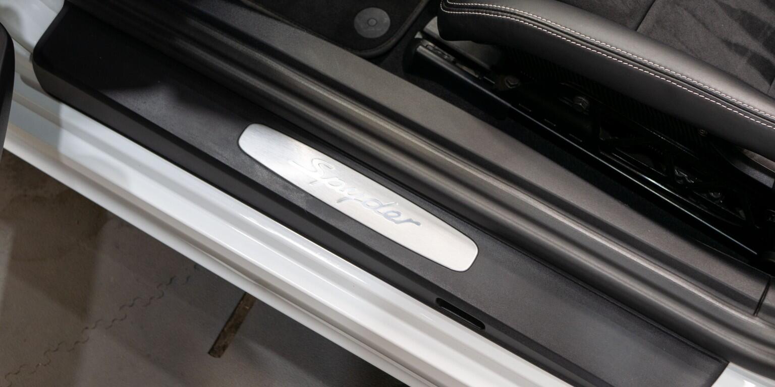 Porsche Boxster view 29