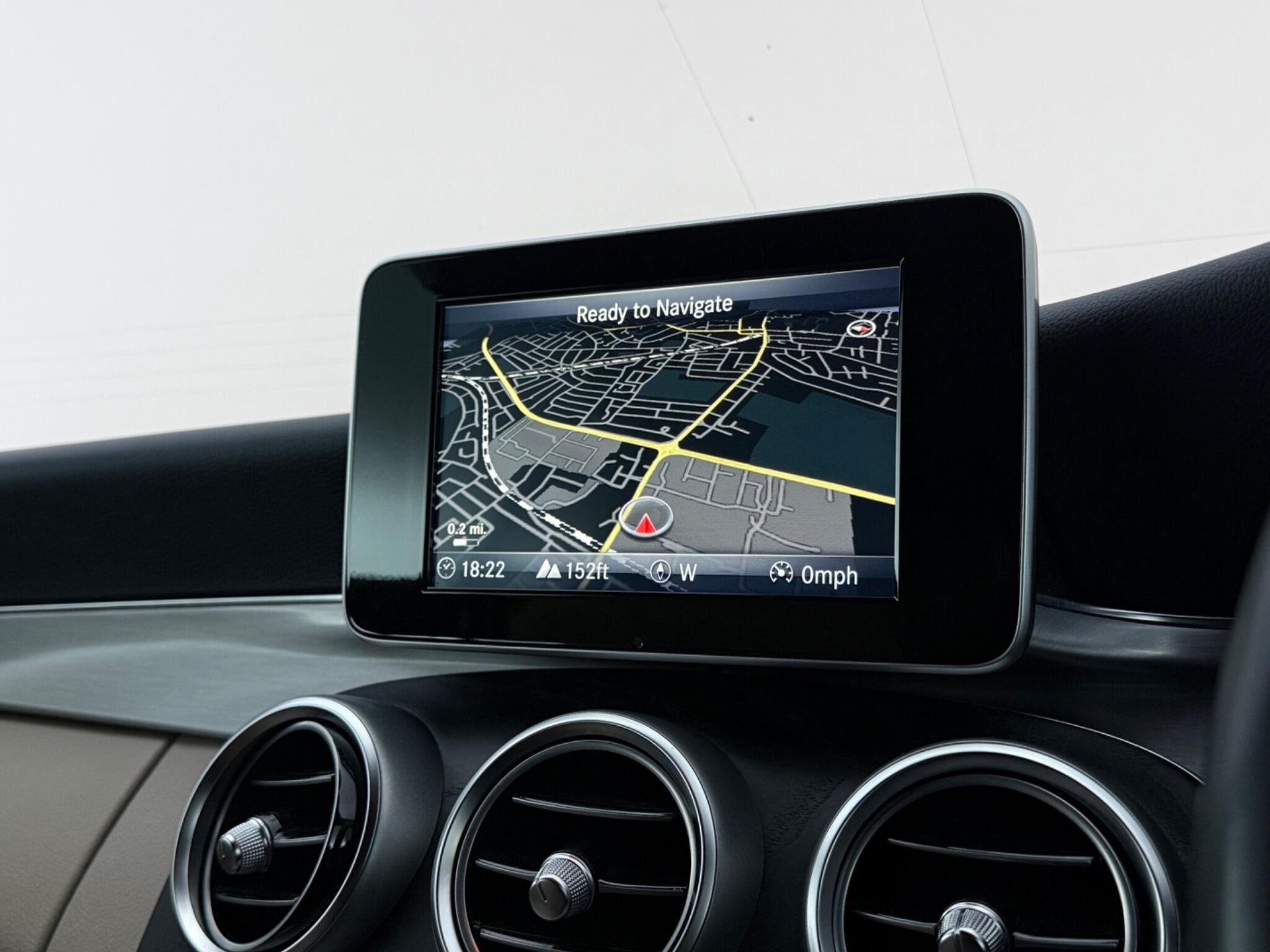 Mercedes-Benz C-Class view 29