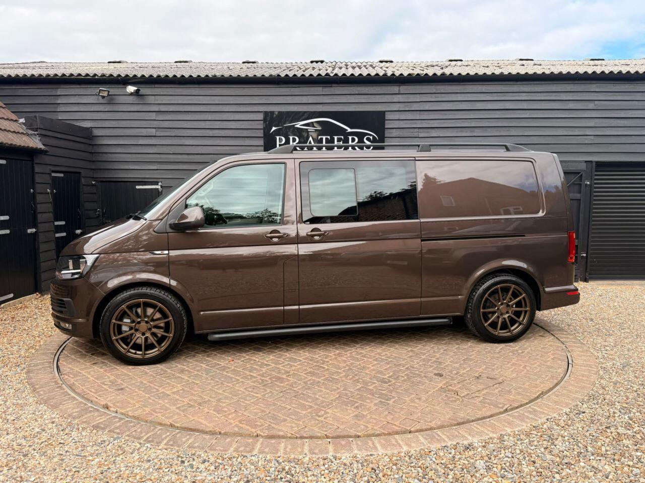 Volkswagen Transporter view 6