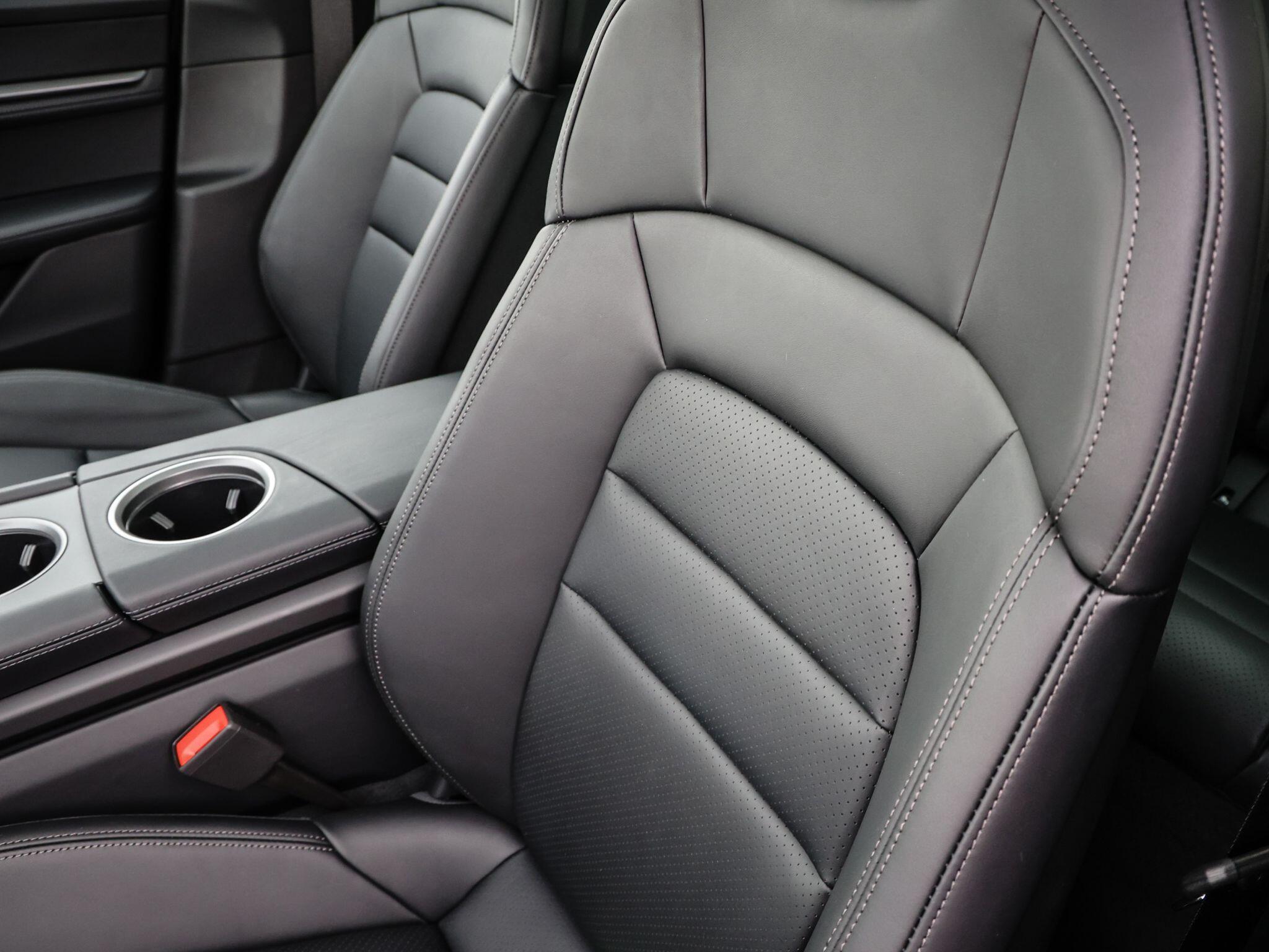 Porsche Taycan view 15