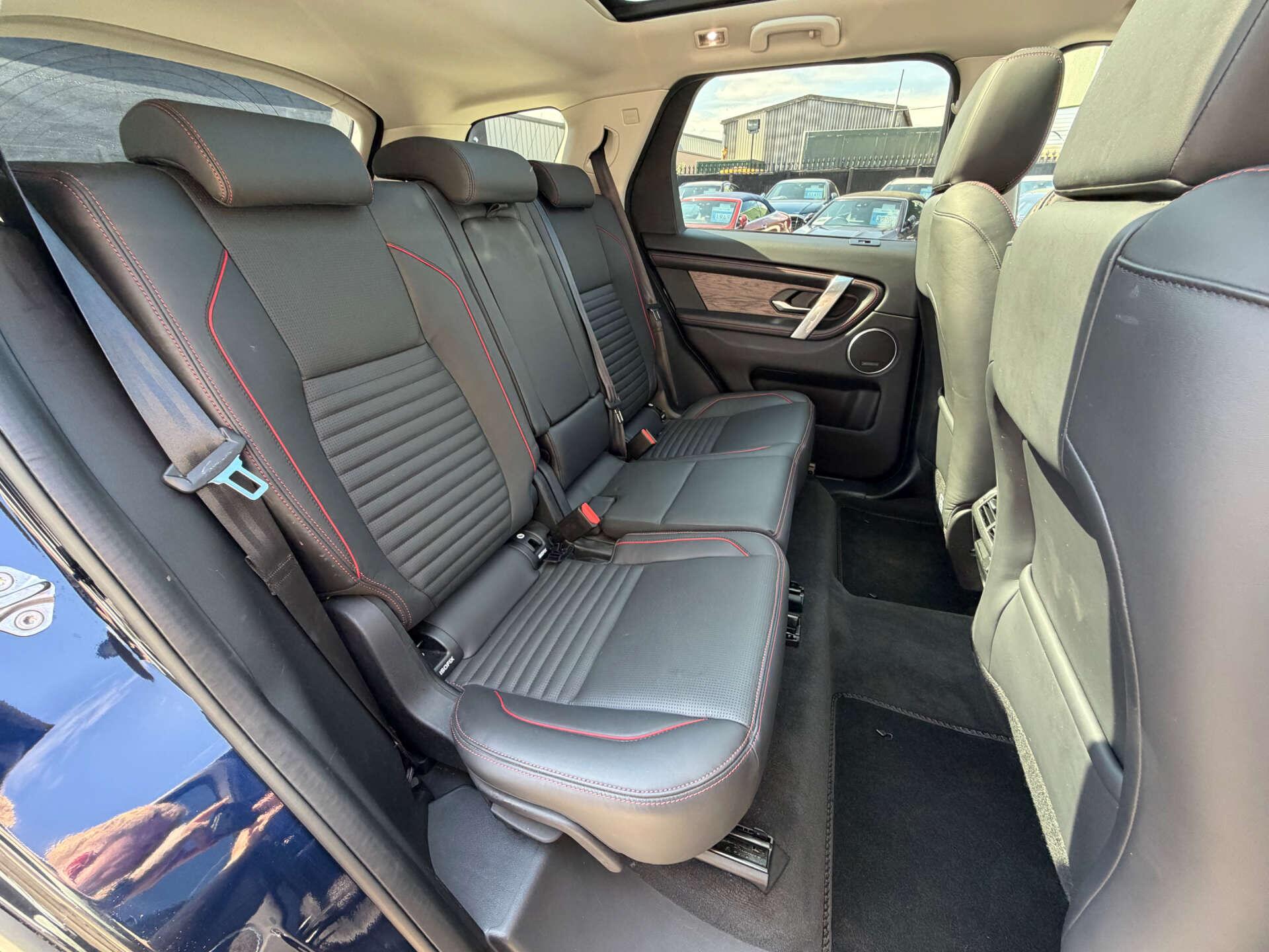 Land Rover Discovery Sport view 14