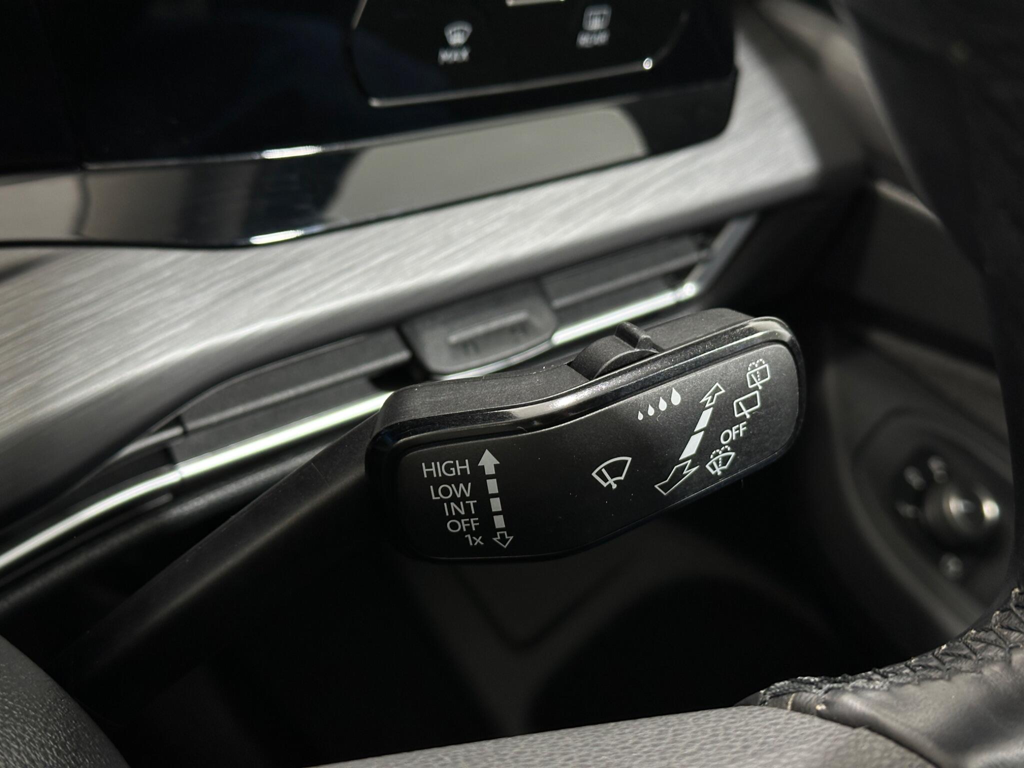 Volkswagen Golf view 17