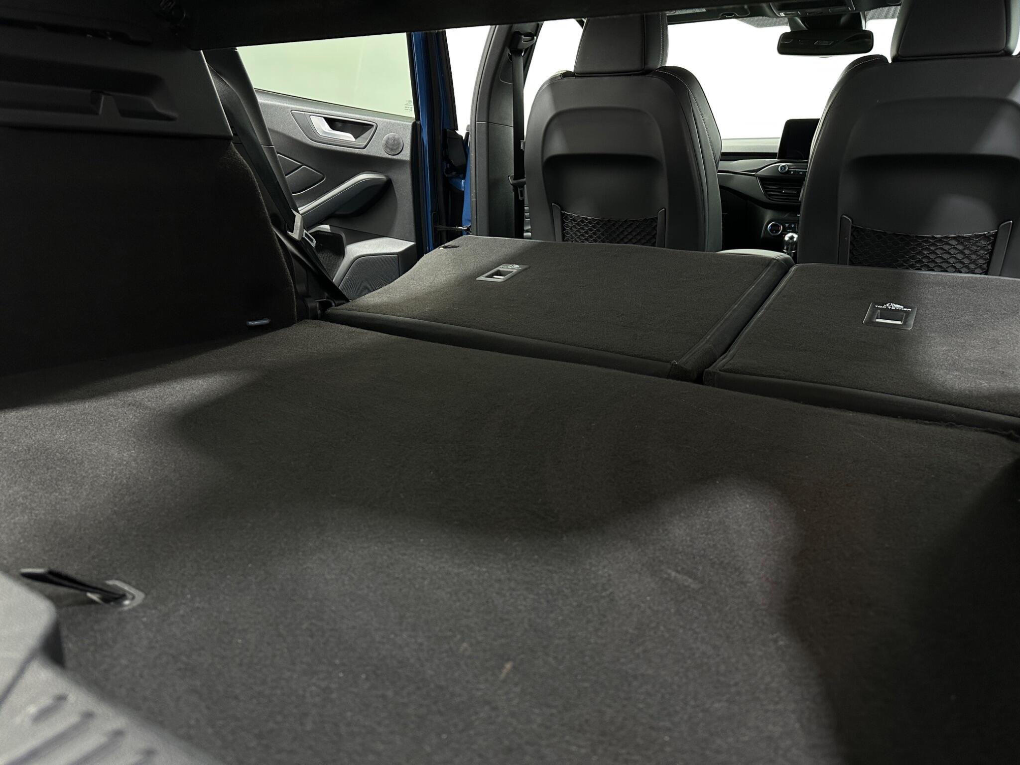 Ford Focus view 44