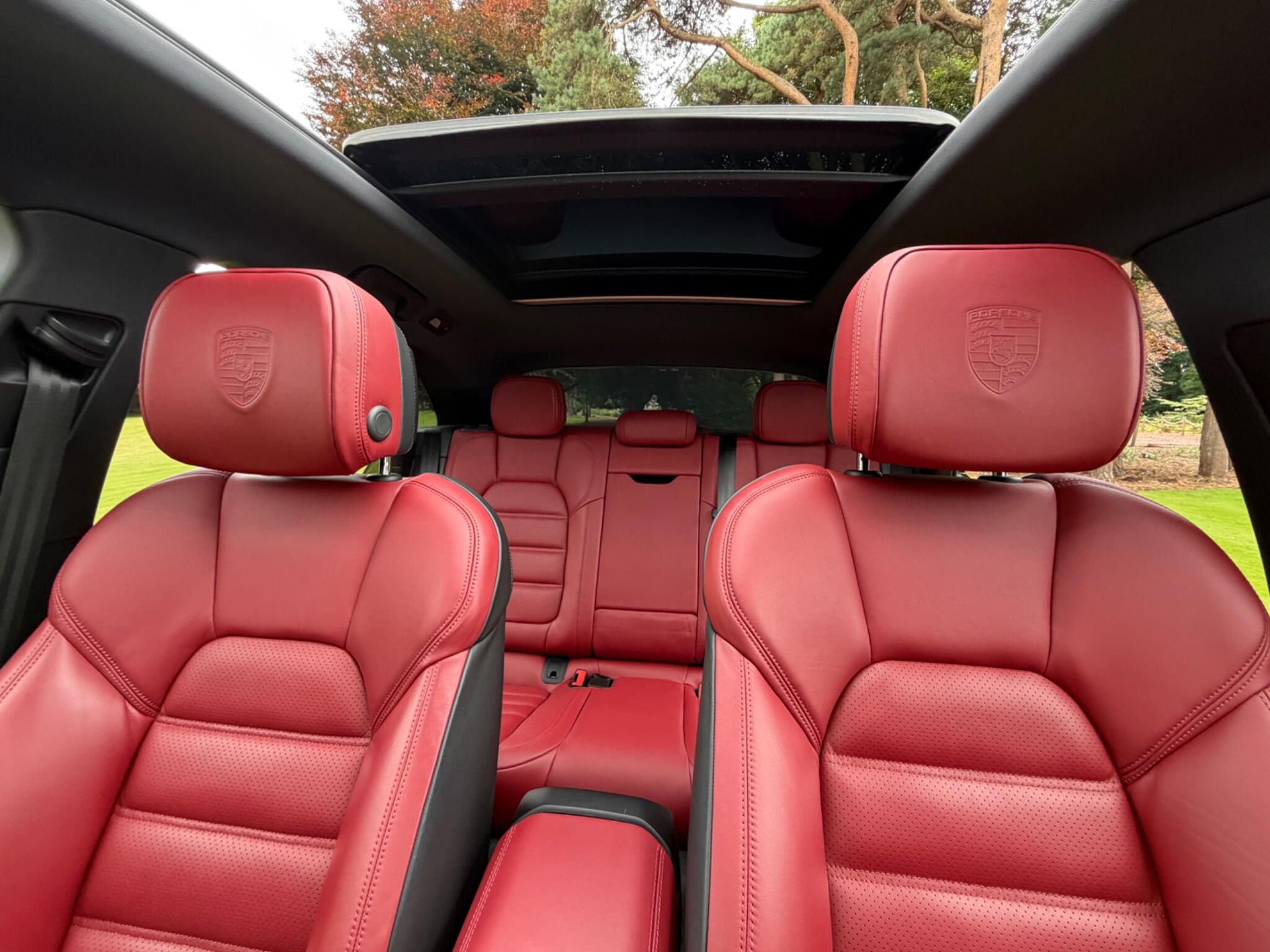 Porsche Macan view 17