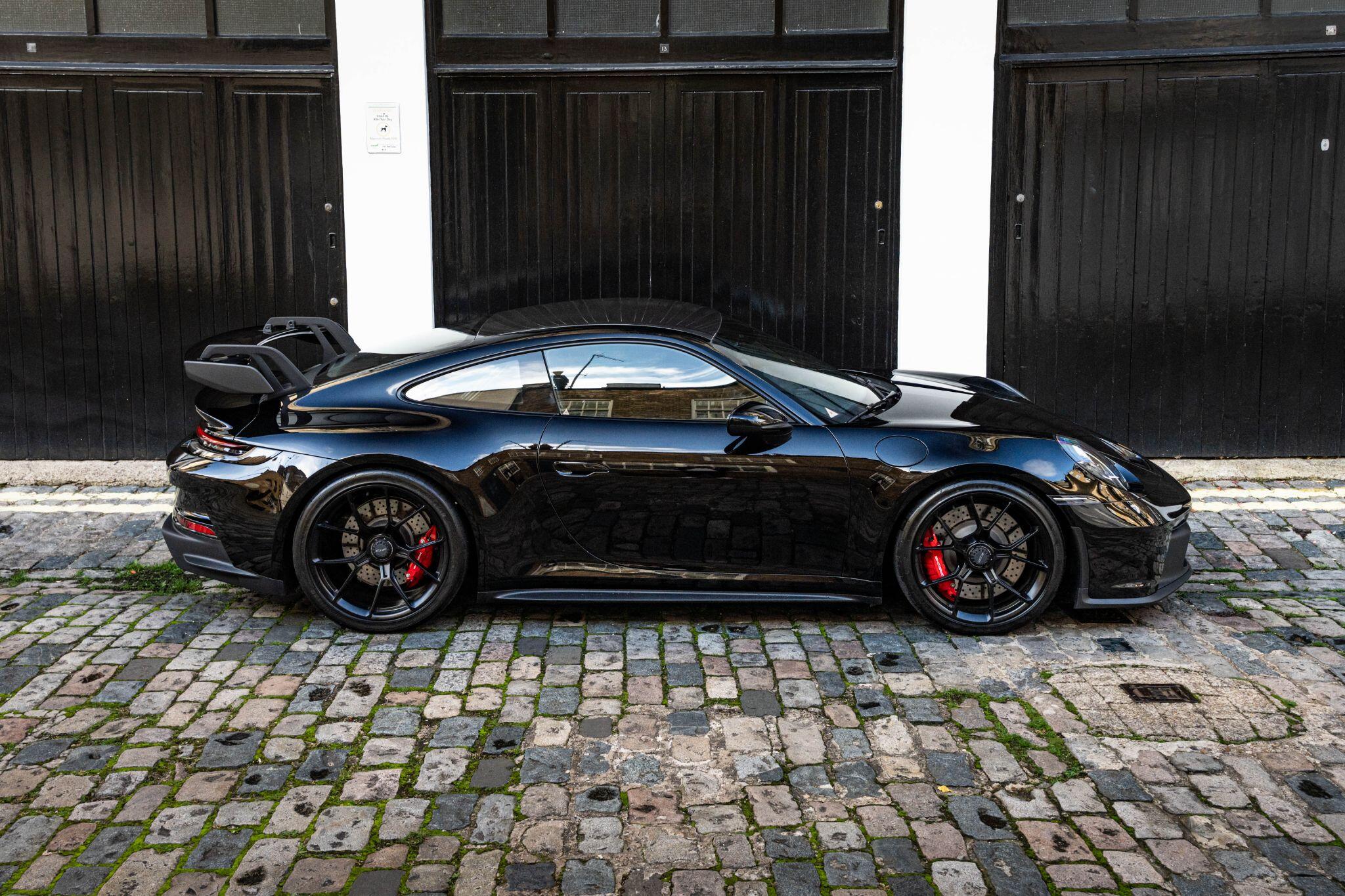 Porsche 911 view 18