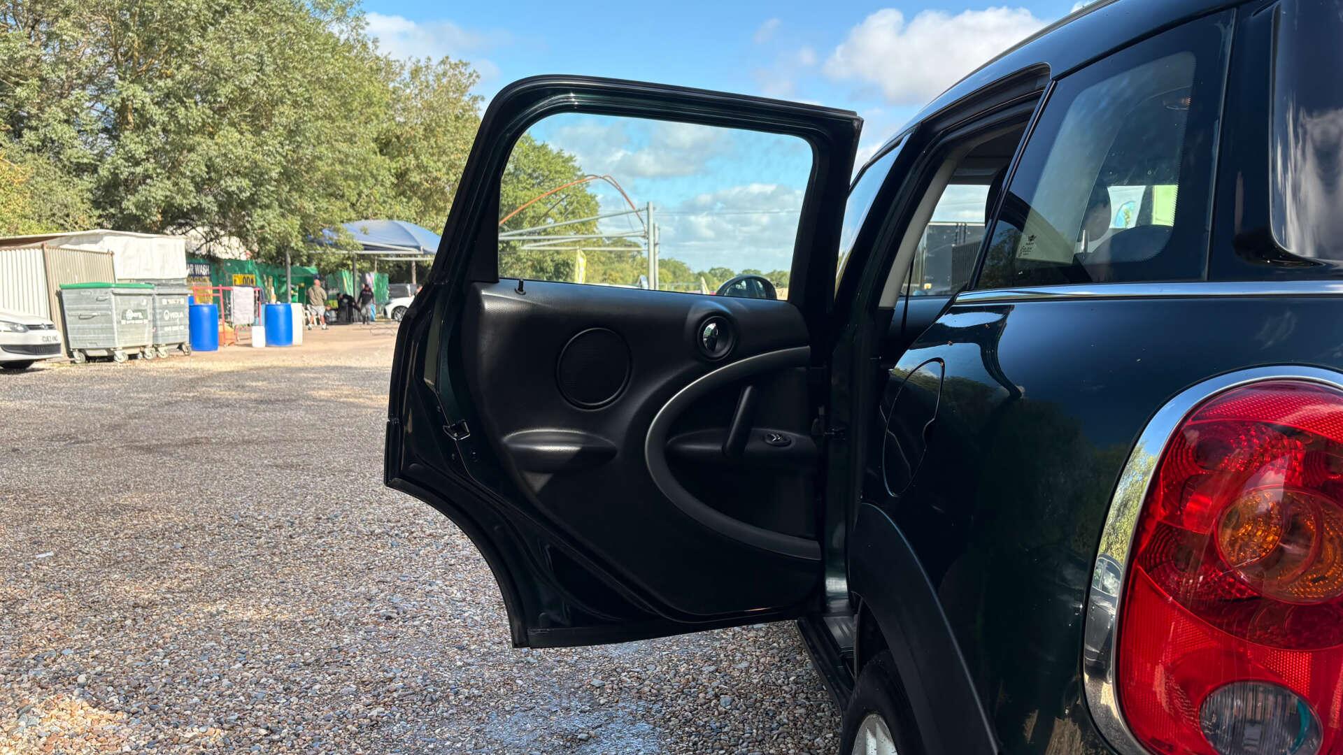 Mini Countryman view 31