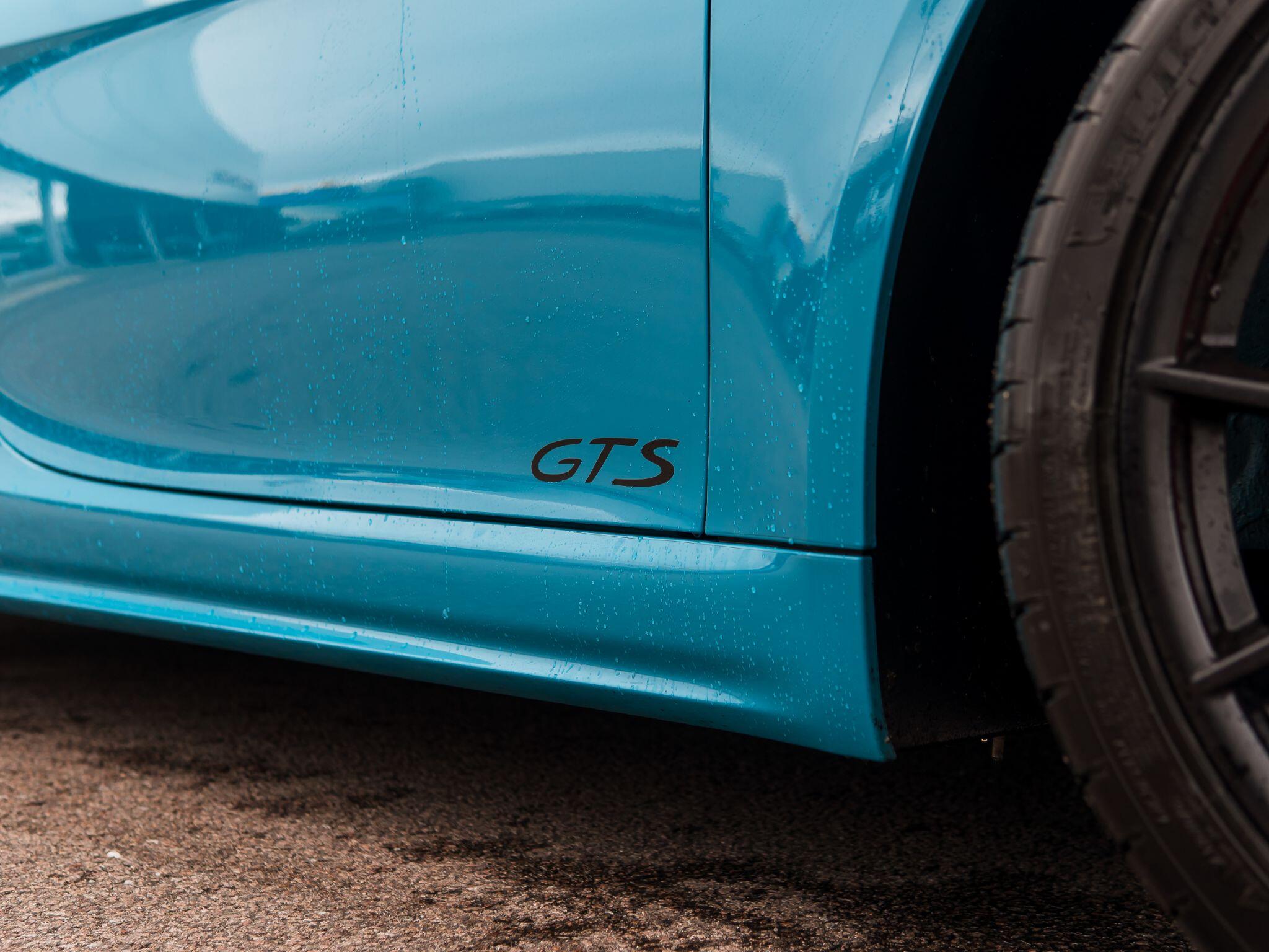 Porsche Cayman view 28